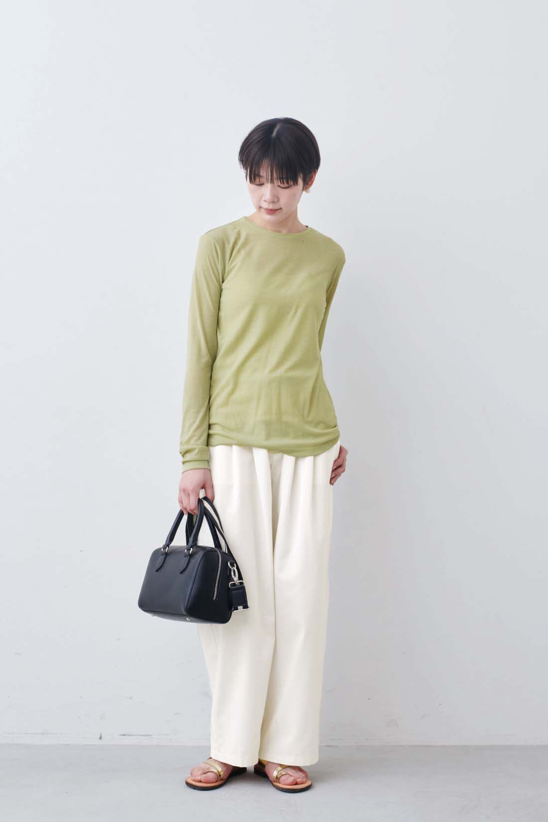 THREE FIFTY STANDARD|カジュアルすぎないチノパンツ〈アイボリー〉のコーディネート