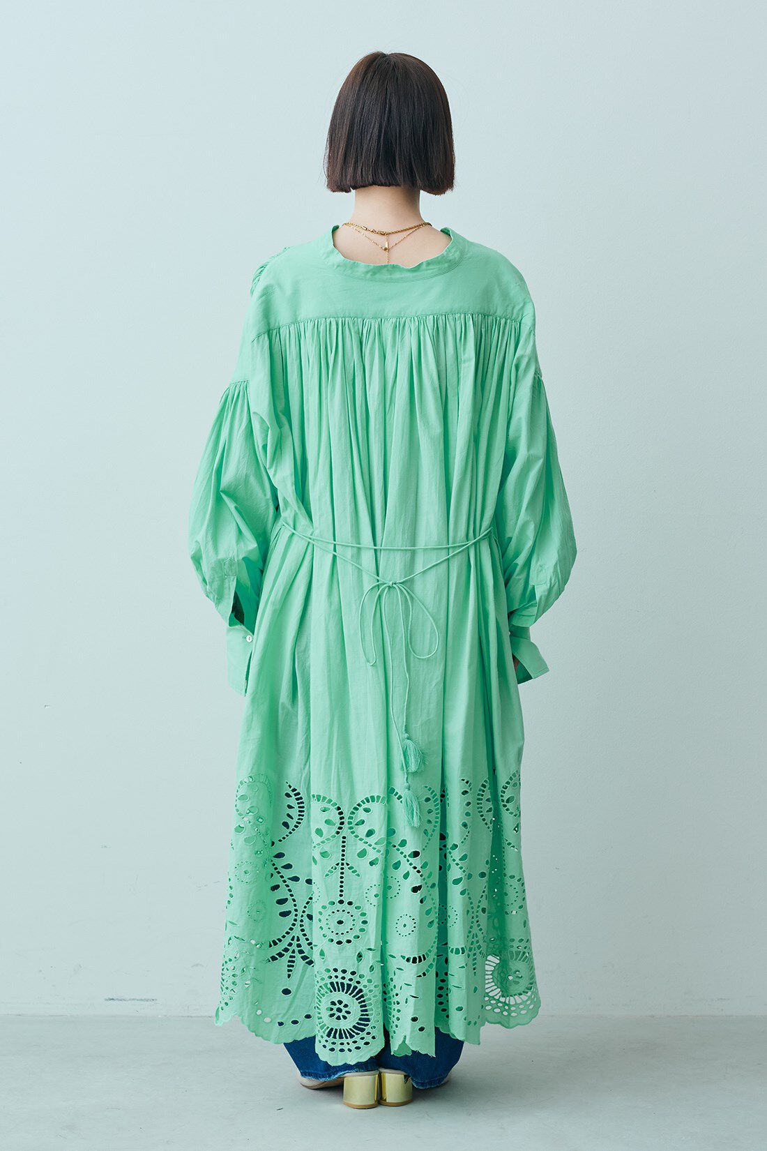 MEDE19F|【MADE IN INDIA COLLECTION】エンブロイダリーコットンワンピース〈ライトグリーン〉のコーディネート|【着用サイズ】ワンピース：１（MP〜LP）　パンツ：SP