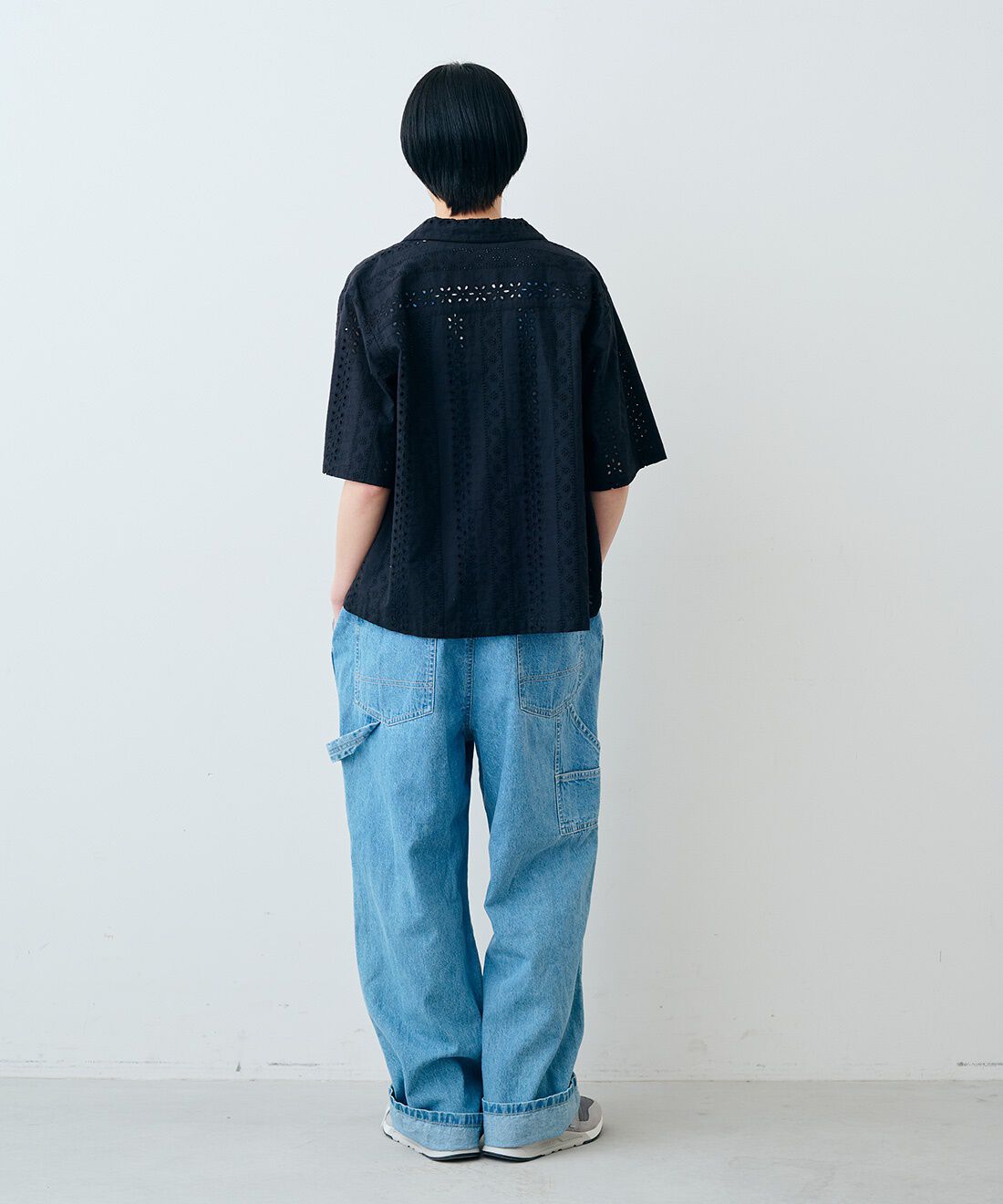 THREE FIFTY STANDARD|シルケット加工 タンクトップと麻混 ライトオンスデニム オーバーオールのコーディネート