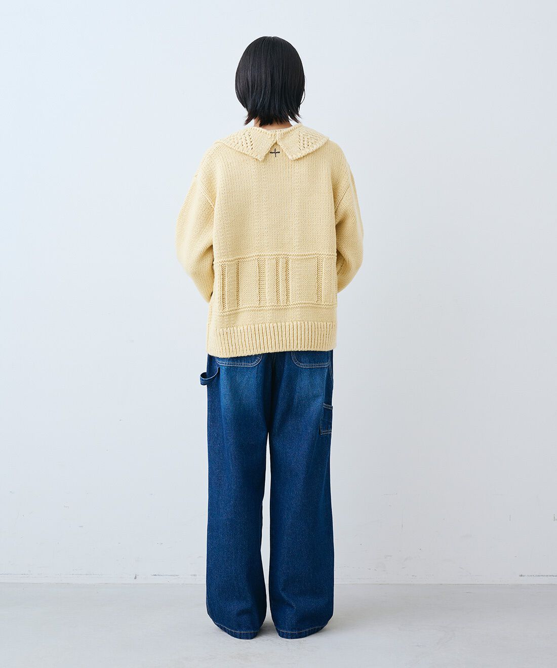 THREE FIFTY STANDARD［スリーフィフティースタンダード］|小谷実由さんと作ったローゲージニット〈クリーム〉のコーディネート