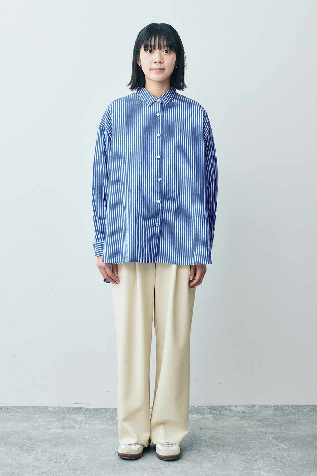 THREE FIFTY STANDARD|落ち感がきれいなタックパンツＩＶ　ＴＦＳのコーディネート|モデル身長：163cm 着用サイズ：M