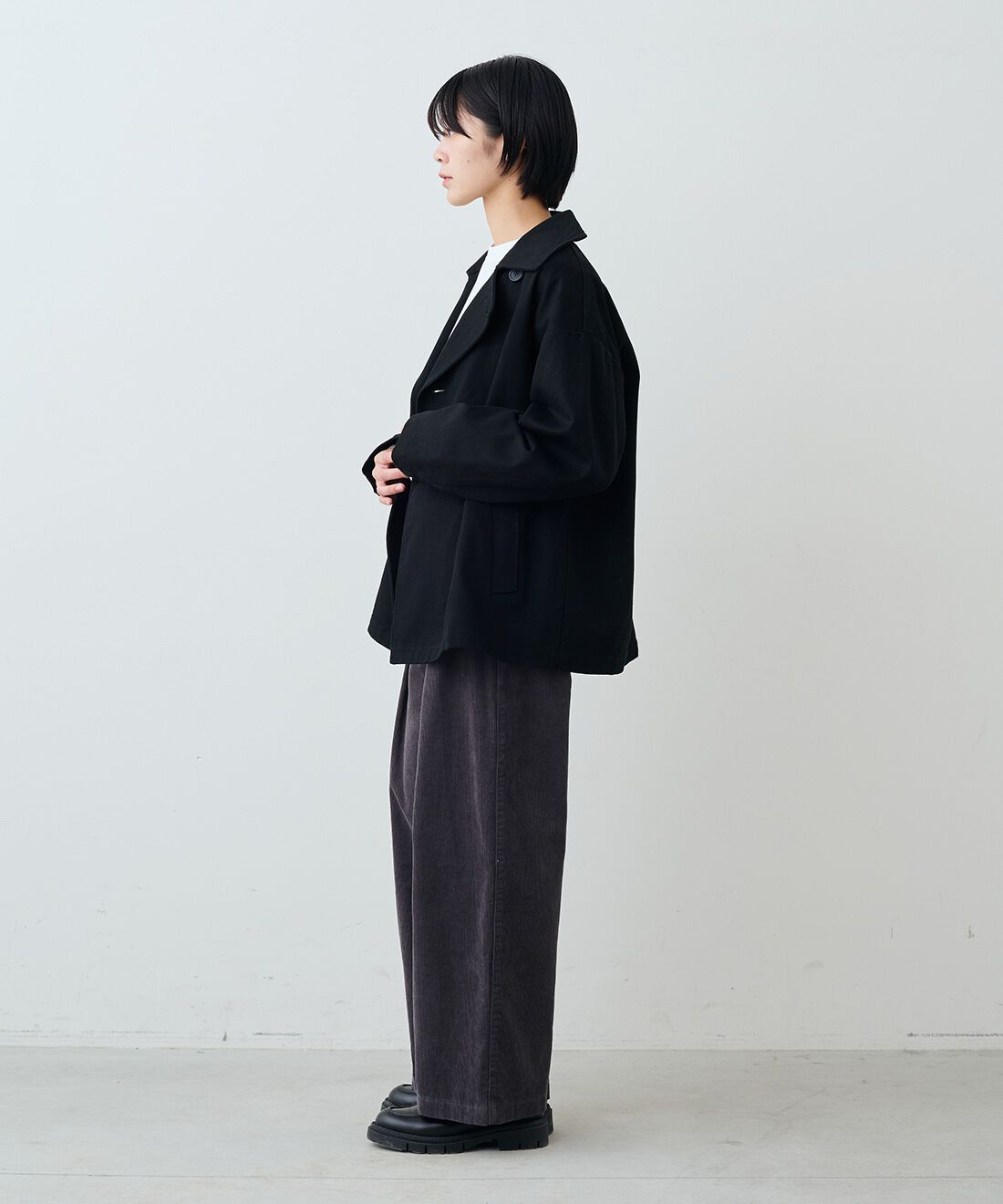 THREE FIFTY STANDARD|コットンツイルのダブルコートＢＫ　ＴＦＳと吸水速乾長袖Ｔシャツ　ＴＦＳのコーディネート|モデル身長：163cm 着用サイズ：M