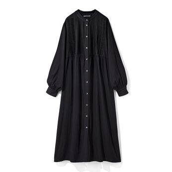 ピンタックのワンピース〈ブラック〉
