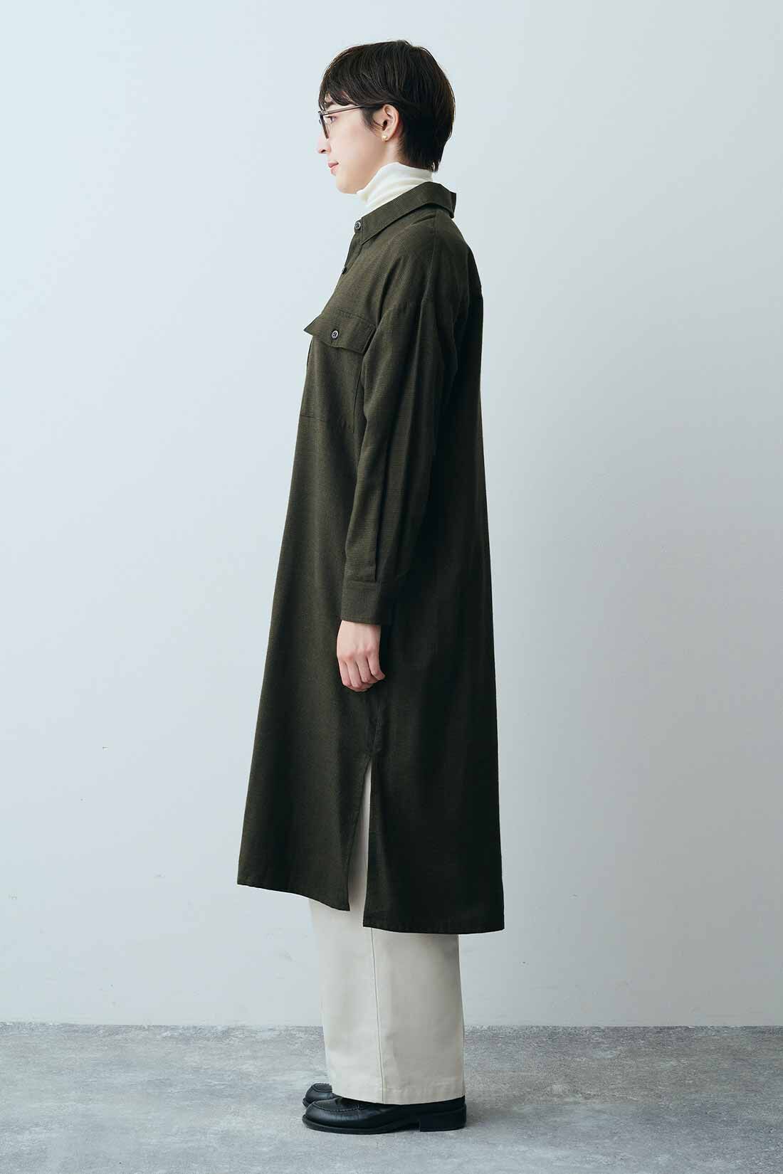 THREE FIFTY STANDARD|ミニチェックのシャツワンピースＫＨ　ＴＦＳとカットソータートルＷＨ　ＴＦＳのコーディネート