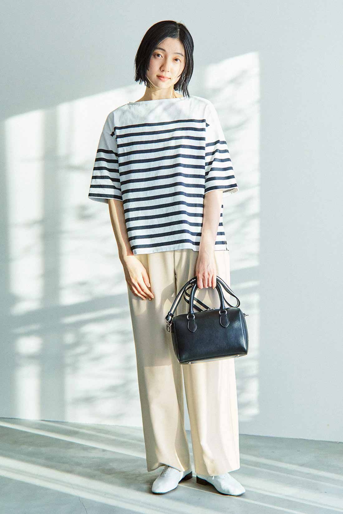 THREE FIFTY STANDARD|落ち感がきれいなタックパンツＩＶ　ＴＦＳのコーディネート