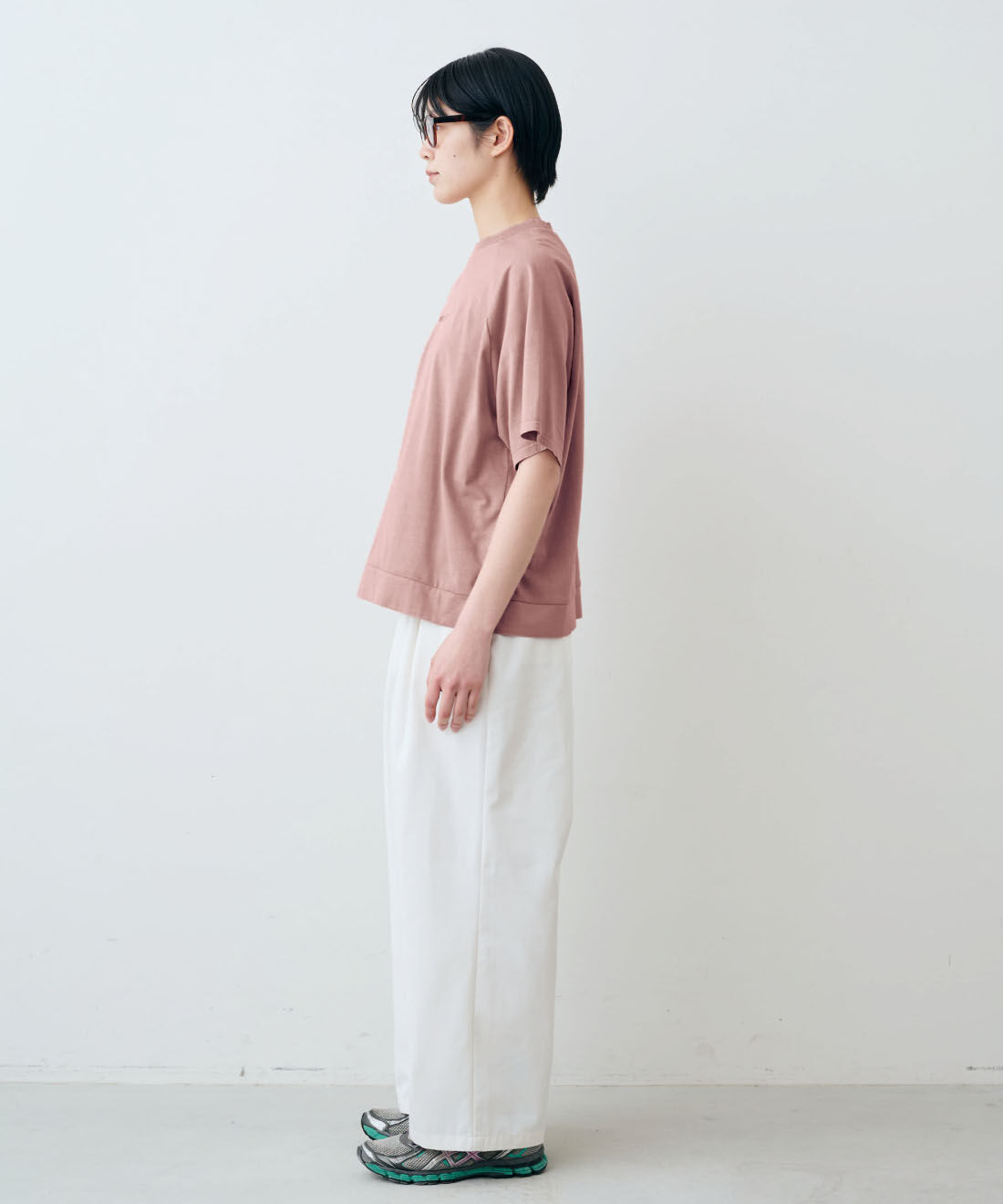 THREE FIFTY STANDARD|カジュアルすぎないチノパンツ〈アイボリー〉のコーディネート