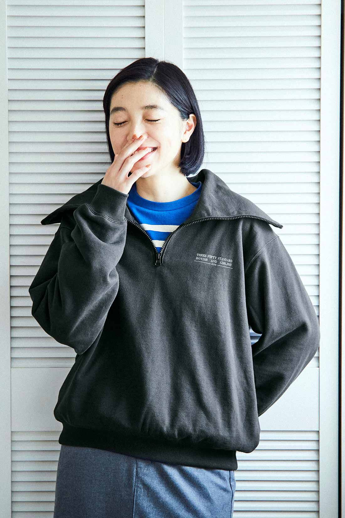THREE FIFTY STANDARD|綿100％ クルーネックのパネルボーダーTシャツとフロントスリットのタイトスカート〈杢グレー〉のコーディネート