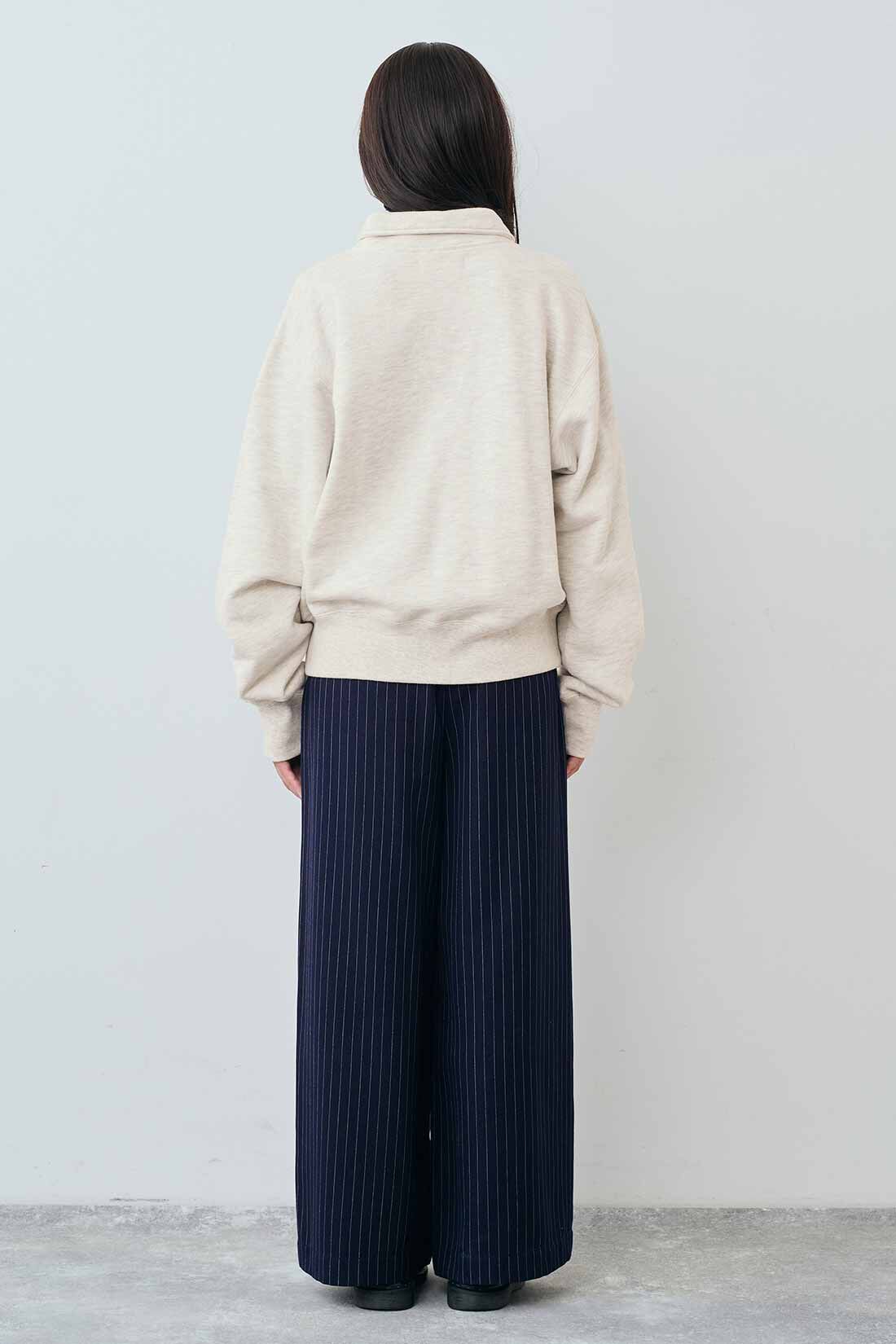 THREE FIFTY STANDARD|小谷実由さんコラボ ハーフジップスウェット〈オートミール〉とコットン100％のリブタートルのコーディネート