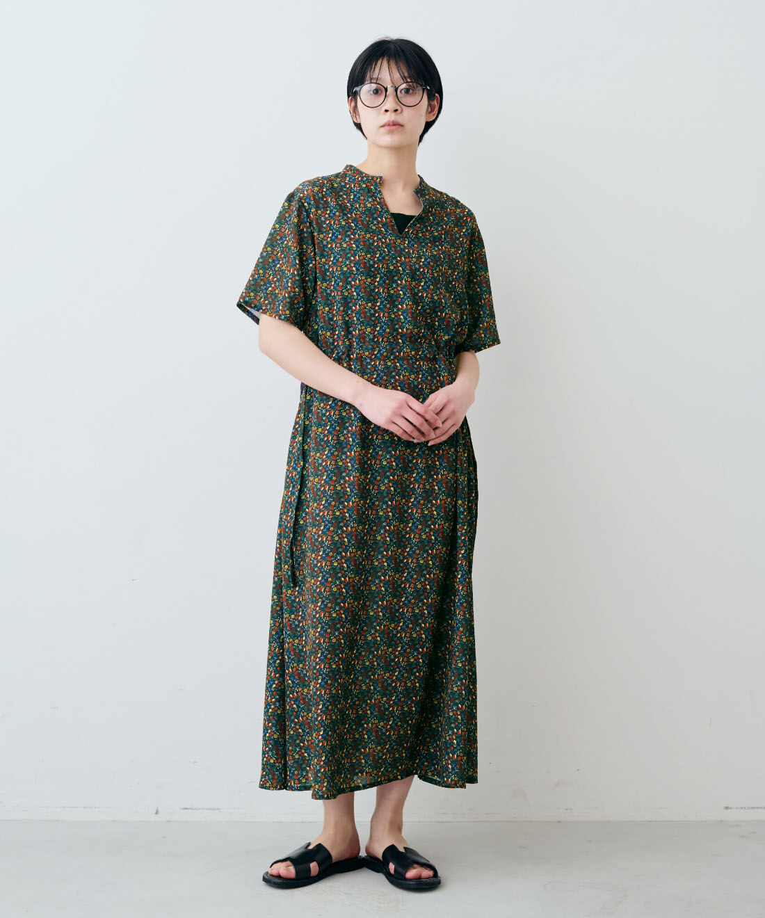 THREE FIFTY STANDARD|ミュルーズモダン 総柄 ヴィンテージプリントワンピース〈ネイビー〉のコーディネート