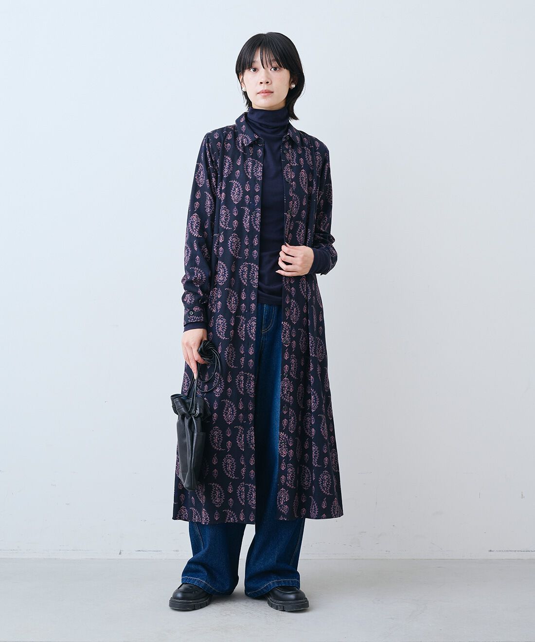 THREE FIFTY STANDARD［スリーフィフティースタンダード］|やさしい肌ざわりシルク混 カットソー タートルと11.5oz デニムのペインター パンツのコーディネート