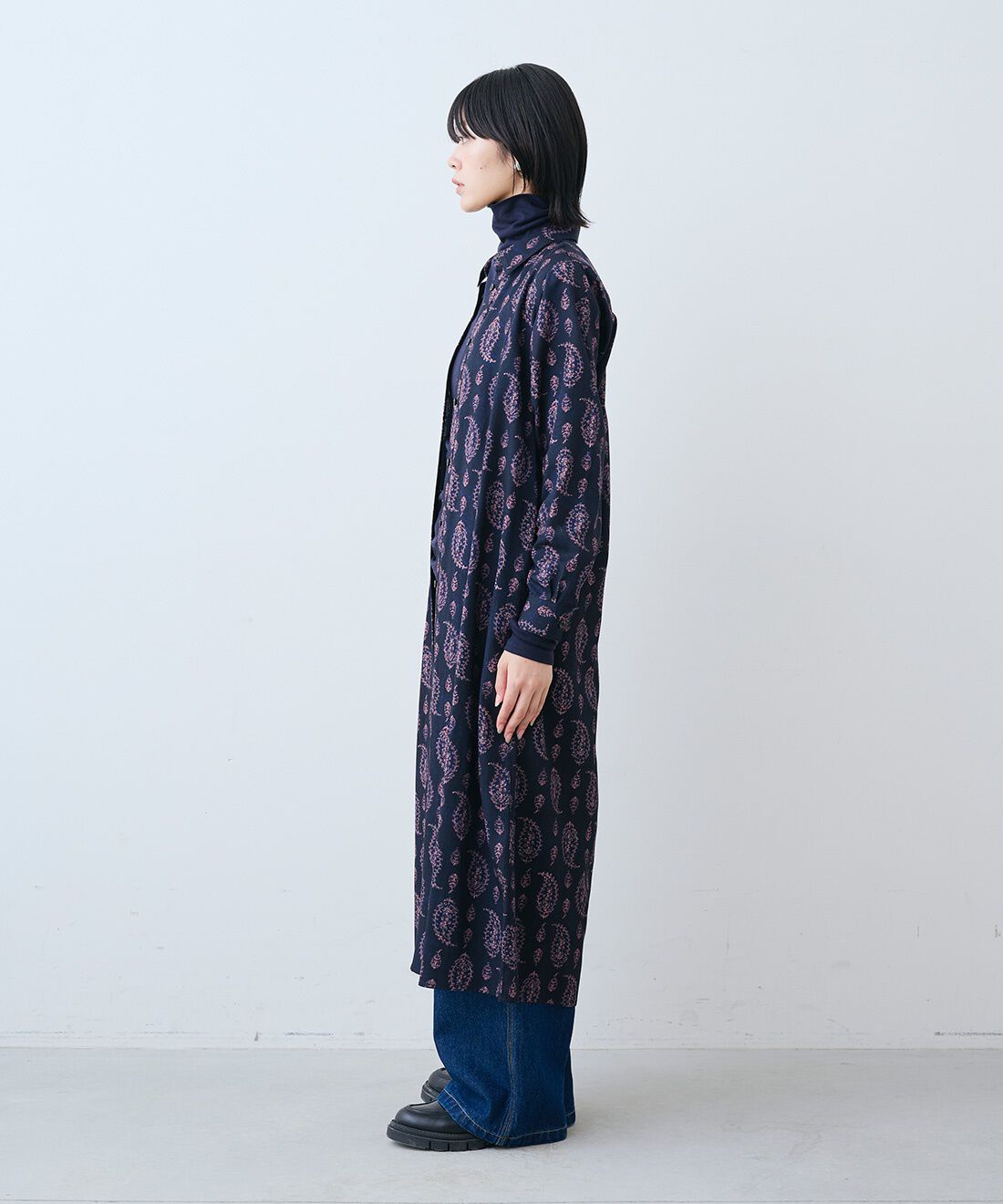 THREE FIFTY STANDARD［スリーフィフティースタンダード］|やさしい肌ざわりシルク混 カットソー タートルと11.5oz デニムのペインター パンツのコーディネート