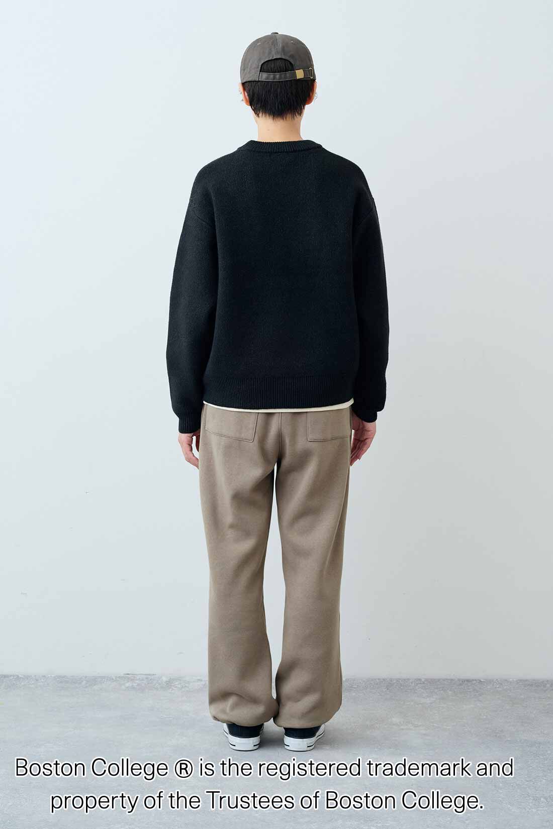 THREE FIFTY STANDARD|別注カレッジロゴセーター〈ブラック〉と裏起毛カットソーパンツの会のコーディネート|モデル身長：163cm 着用サイズ：M