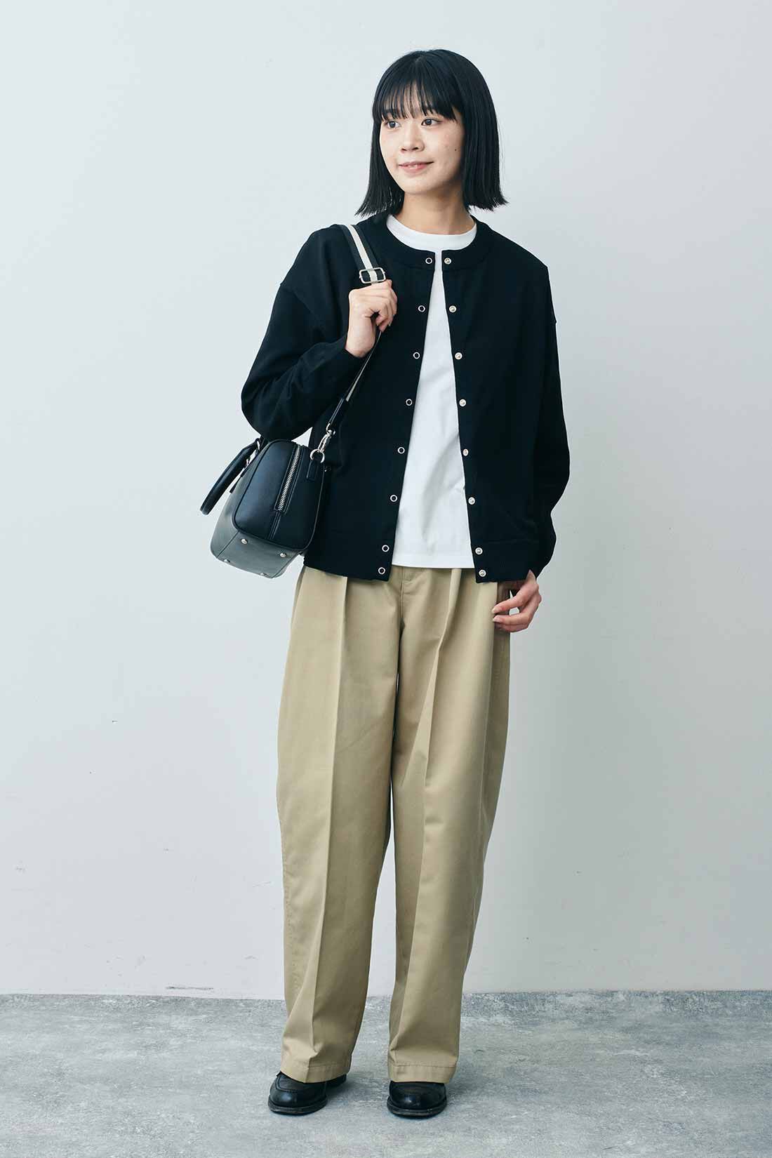 THREE FIFTY STANDARD|リサイクルポリエステルカーディガンＢＫ　ＴＦＳとシルケット加工Ｔシャツ　ＴＦＳのコーディネート|モデル身長：163cm 着用サイズ：M