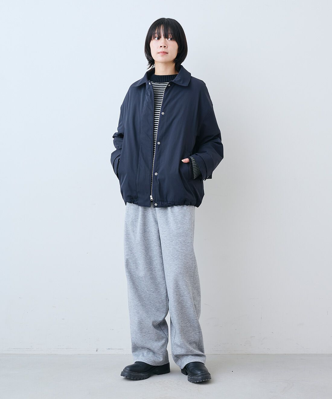 THREE FIFTY STANDARD［スリーフィフティースタンダード］|日本製ミジン ボーダー ニット〈ブラック×グレー〉と裏起毛のあったかカットソー カーブパンツのコーディネート