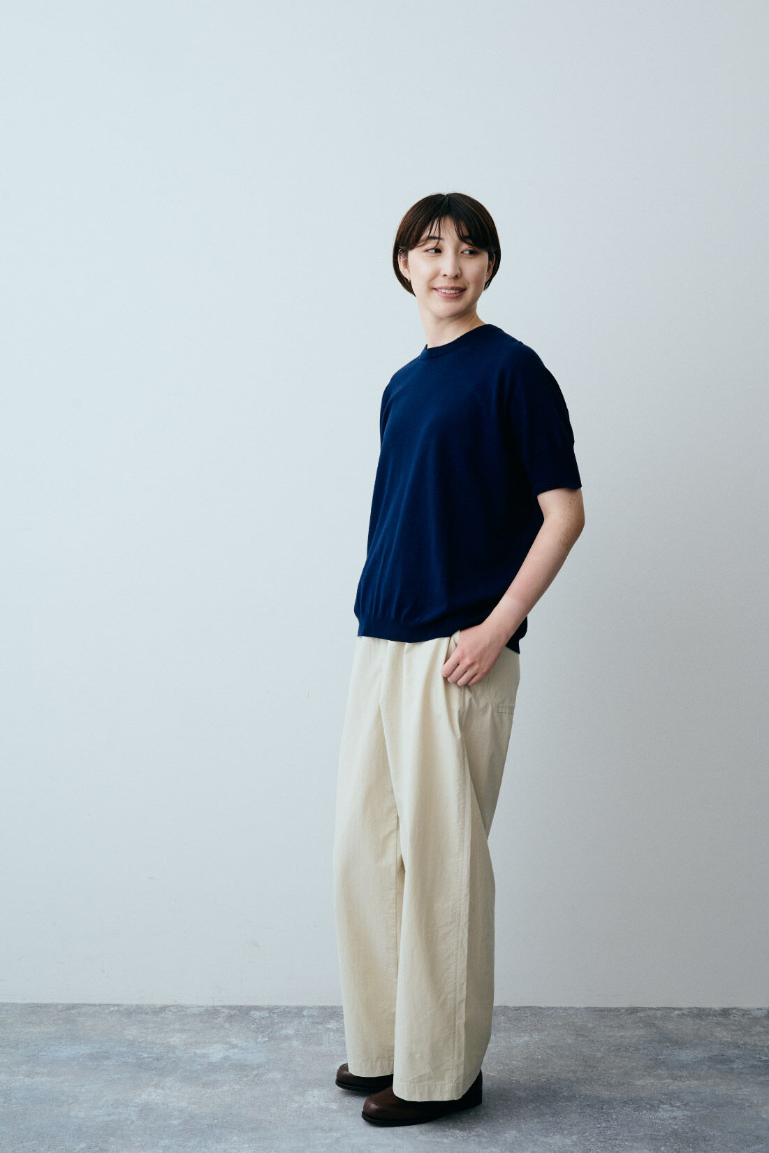 THREE FIFTY STANDARD|THREE FIFTY STANDARD 軽い着心地のニットプルオーバーの会|モデル身長：163cm　着用サイズ：M