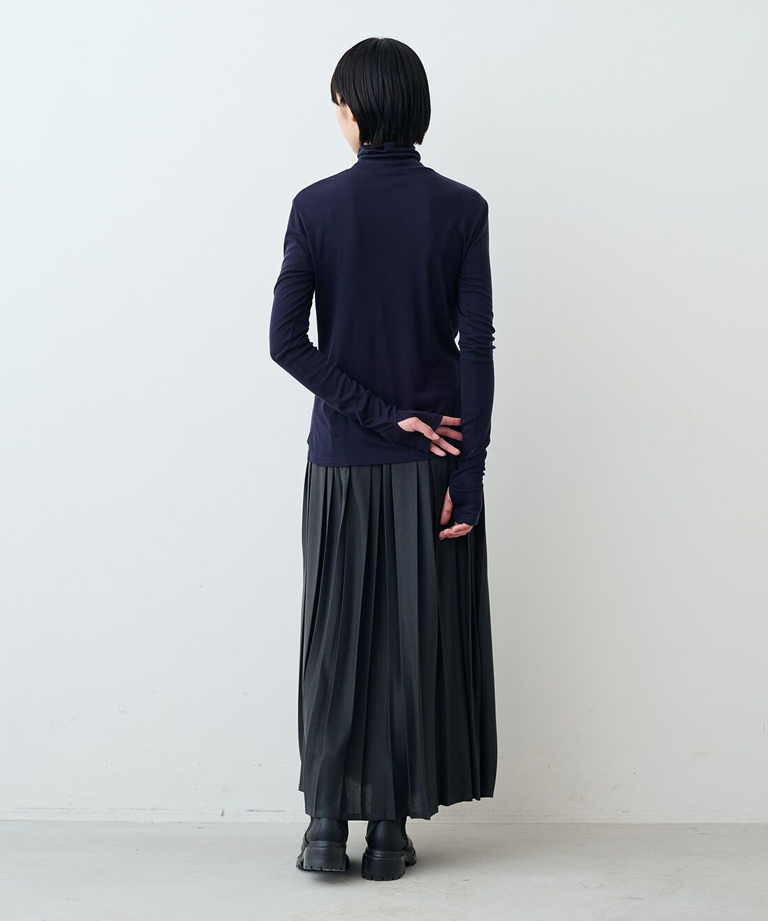 THREE FIFTY STANDARD|シルク混タートル　ＴＦＳのコーディネート|モデル身長：163cm 着用サイズ：M