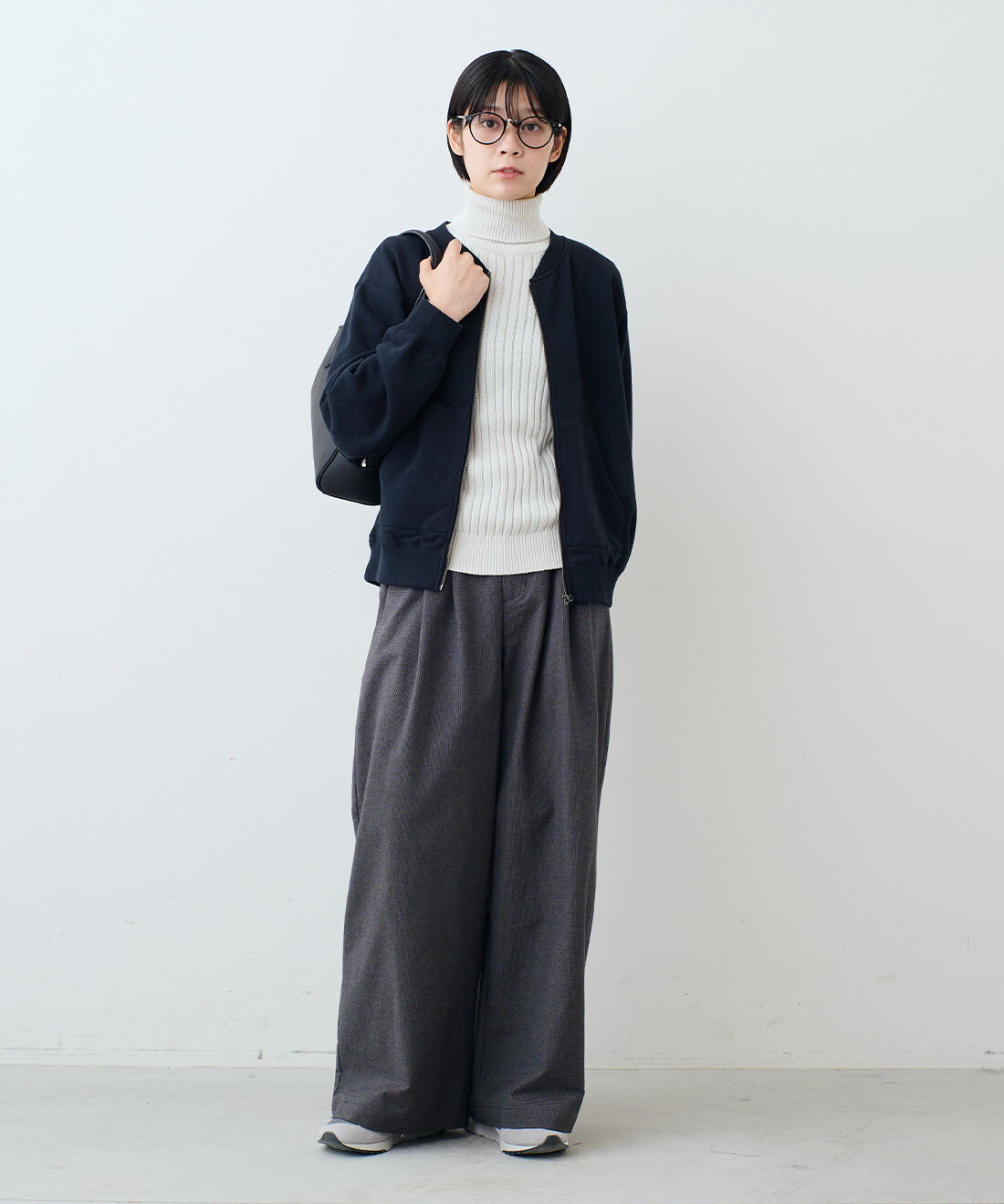 THREE FIFTY STANDARD［スリーフィフティースタンダード］|THREE FIFTY STANDARD　ジップアップスウェットジャケット〈ネイビー〉|モデル身長：163cm　着用サイズ：M