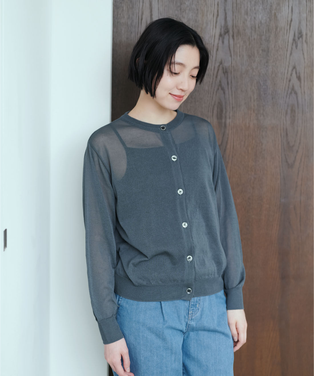 THREE FIFTY STANDARD［スリーフィフティースタンダード］|THREE FIFTY STANDARD　日本製のシアーなクルーネックカーディガン〈ダークグレー〉