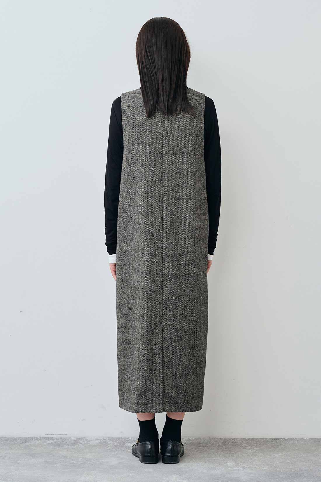 THREE FIFTY STANDARD|ヘリンボーン素材のジャンパースカート〈チャコールブラウン〉のコーディネート