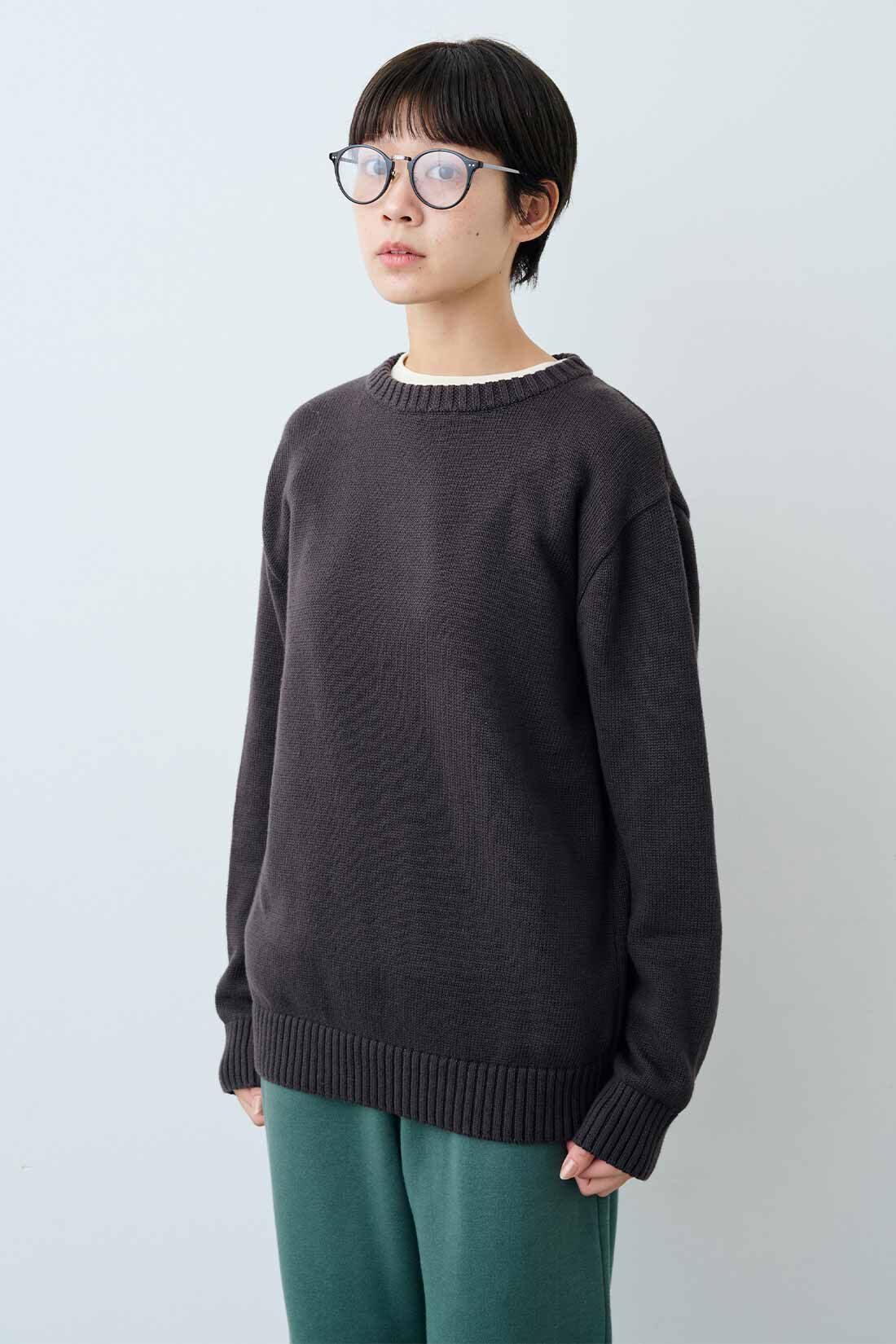 THREE FIFTY STANDARD［スリーフィフティースタンダード］|THREE FIFTY STANDARD　ふんわり無撚糸（むねんし）のコットンセーター〈ダークブラウン〉