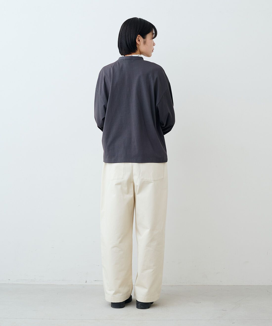 THREE FIFTY STANDARD［スリーフィフティースタンダード］|吸水速乾長袖Ｔシャツ　ＴＦＳとワイドベイカーパンツＷＨ　ＴＦＳのコーディネート|モデル身長：163cm 着用サイズ：M