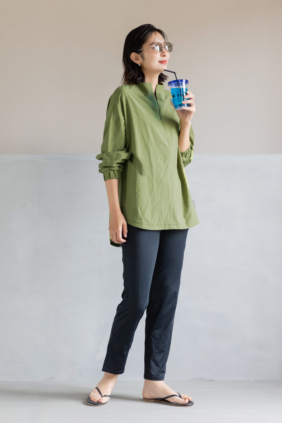 FELISSIMO Mama|Moredde　フロントジップのUVカットラッシュガード＆ショートパンツセット〈カーキ〉|別売りのラッシュガードパンツとあわせても◎