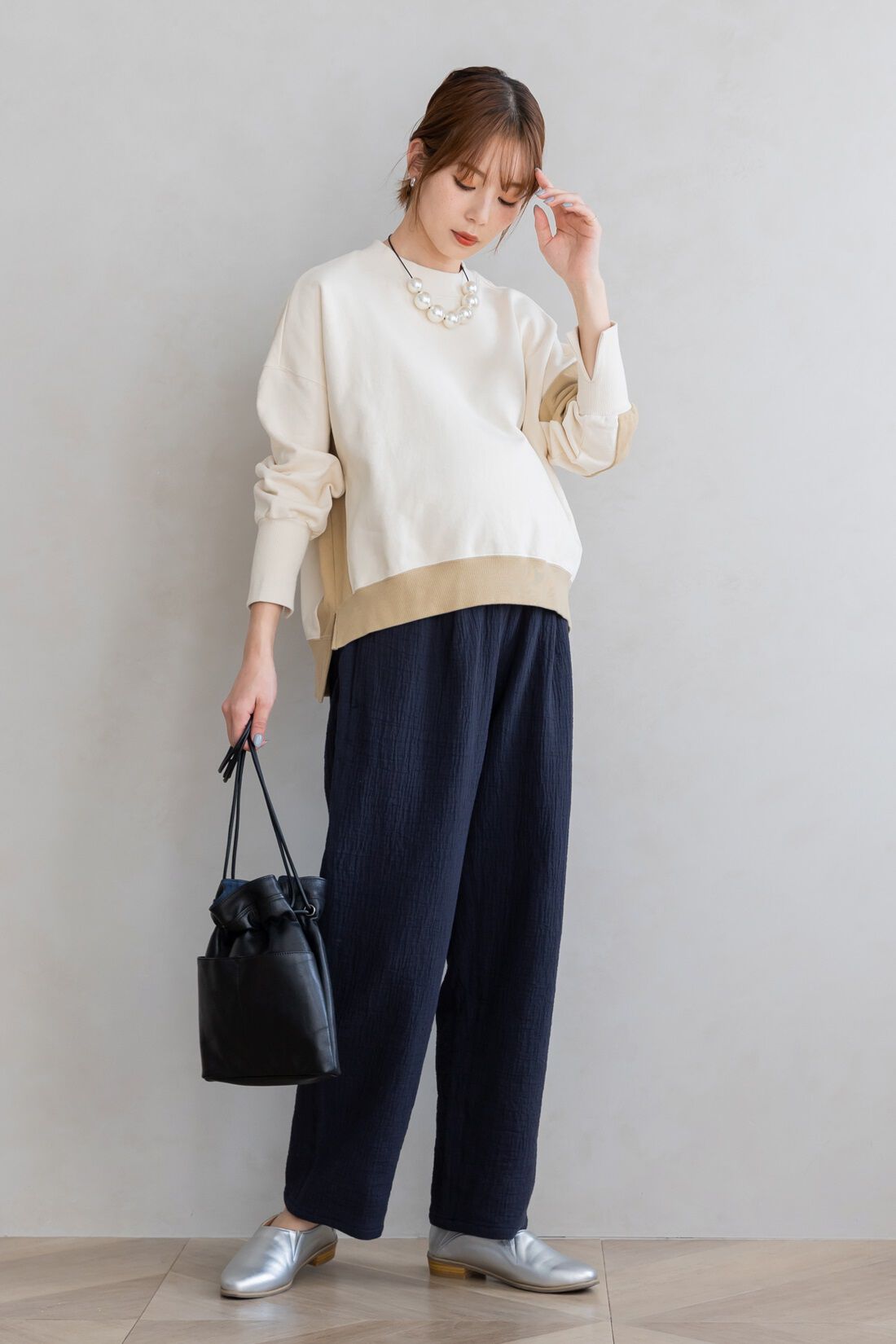 FELISSIMO Mama|Moredde　綿100％楊柳ダブルガーゼ素材が気持ちいい　産前産後楽しめるワイドパンツ〈ブラック〉|model:H166　着用サイズ：モデル用Mサイズ（股下+2㎝）