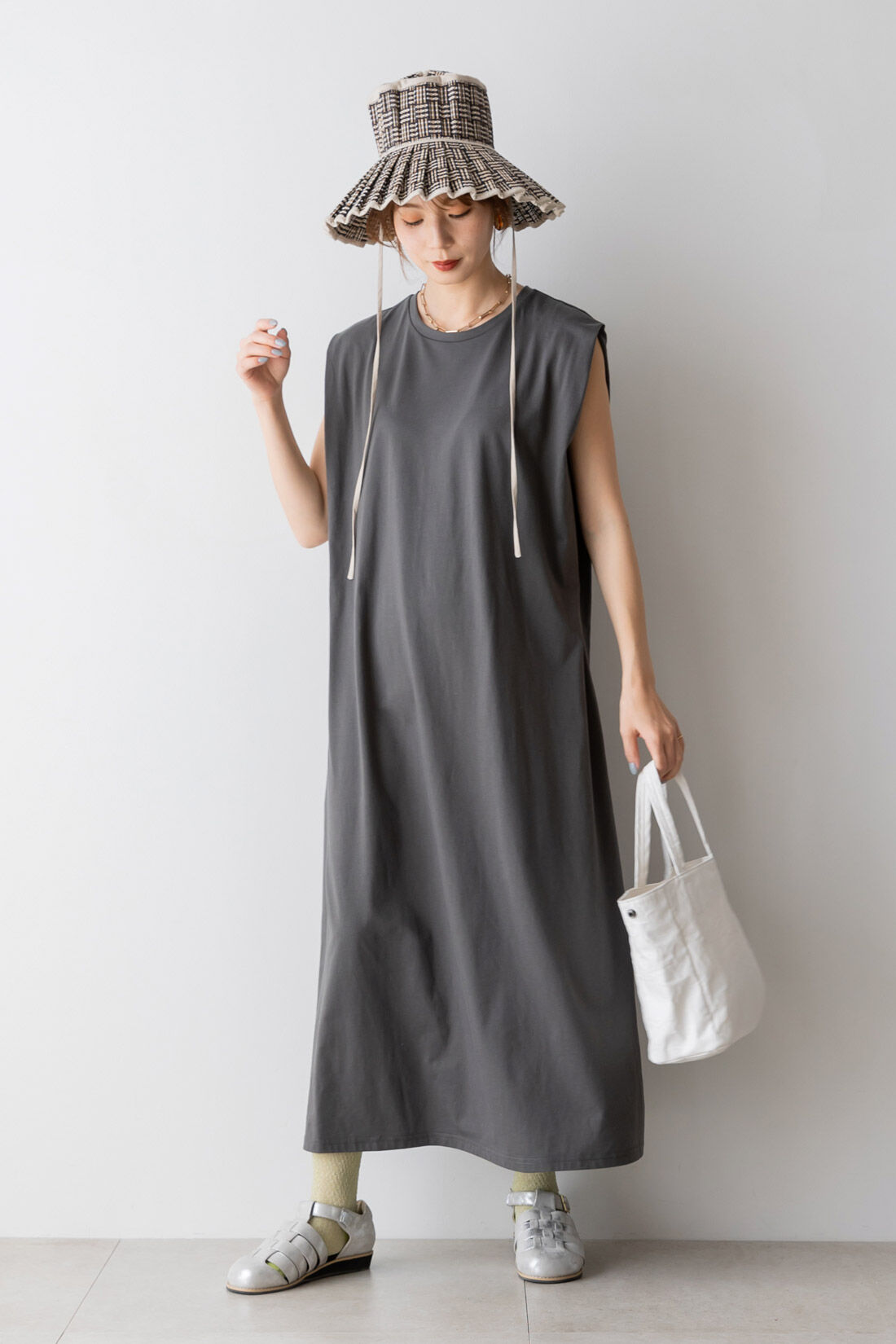 FELISSIMO Mama|Moredde　産前産後楽しめる　サイドファスナーで授乳が簡単　ショルダータッククルーネックカットソーワンピース〈チャコールグレー〉