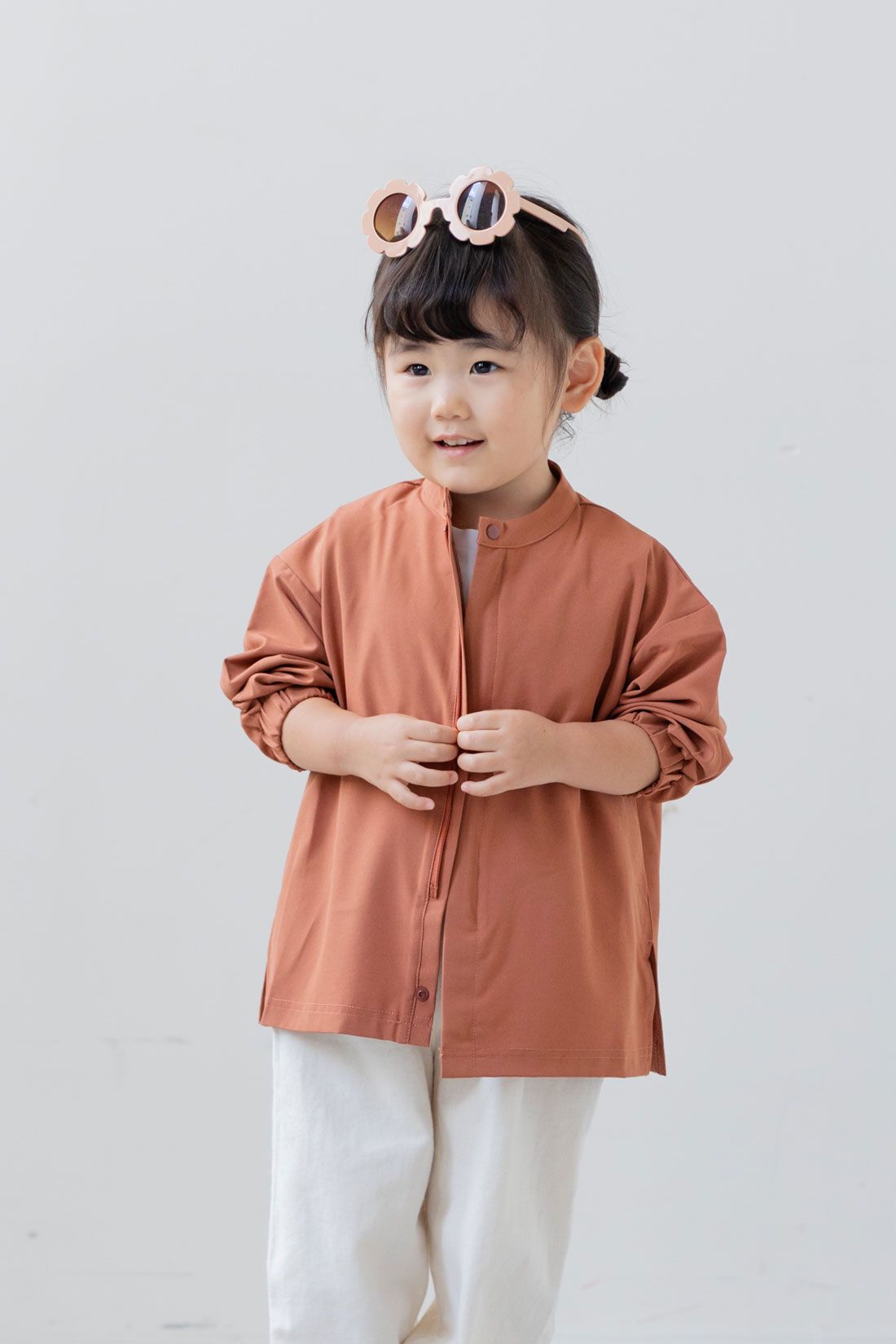 FELISSIMO Mama|Moredde　オーバーサイズのシャツみたいなUVカットキッズラッシュガード〈アプリコットブラウン〉