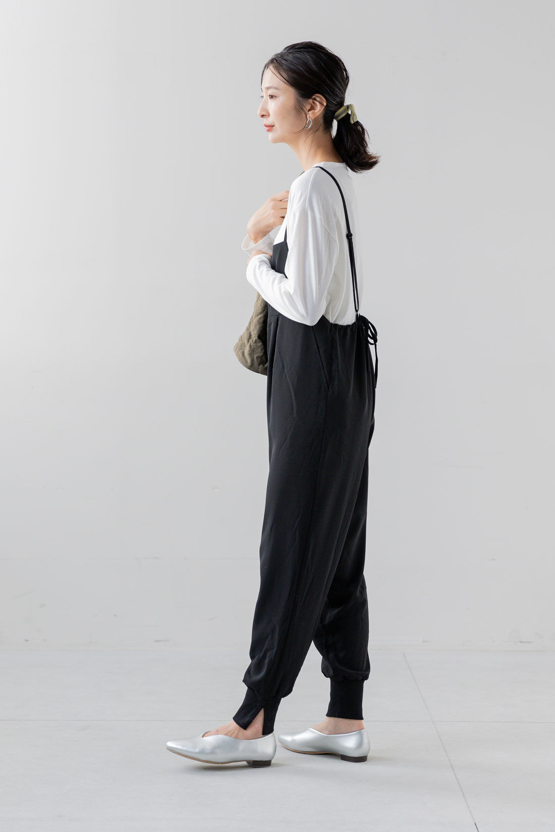 FELISSIMO Mama|Moredde　授乳がかんたん　産前産後どちらも楽しめるジョガーサロペット＆クルーネックTシャツセット〈ブラック〉
