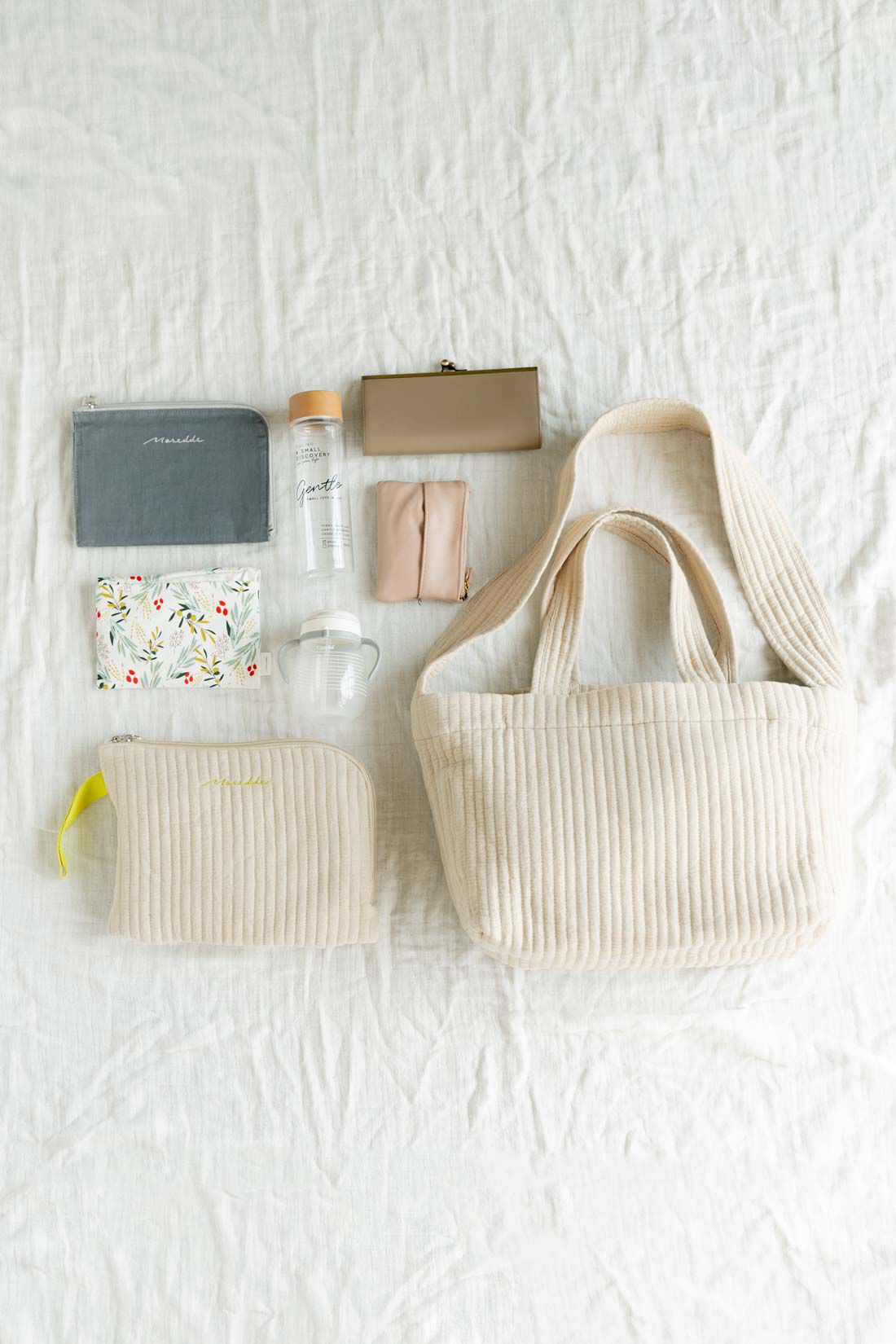 FELISSIMO Mama|【はじめてのマザーズバッグセット】Moredde　手ざわりが心地いいキルティングマザーズトートバッグ＆おむつポーチ〈ライトベージュ〉|ママとあかちゃんのものがたっぷり入ります。　