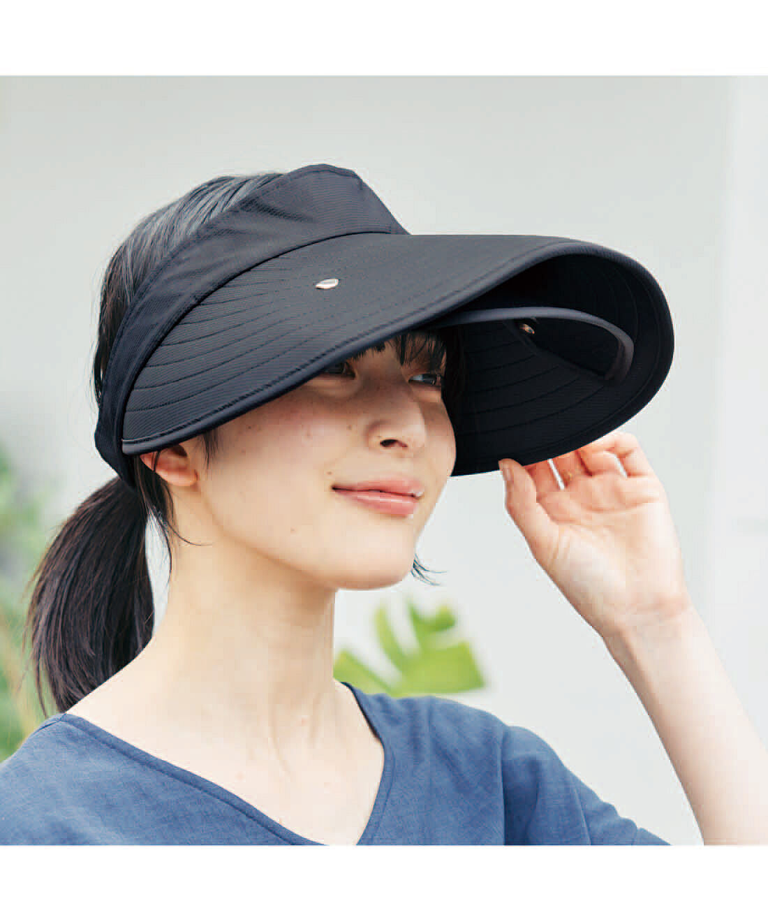 L'AMIPLUS［ラミプリュス］|ラミプリュス　パッと下ろせる格納式ＵＶプロテクトグラスバイザー|グラスは、つばの裏側に収納できます。