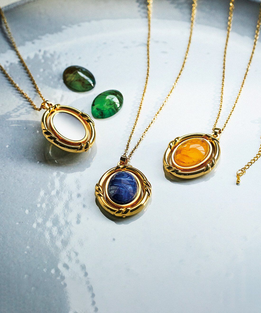 L'AMIPLUS|ラミプリュス　クルッと回していつでもチェック　お直しに便利な天然石風ミラーネックレスの会