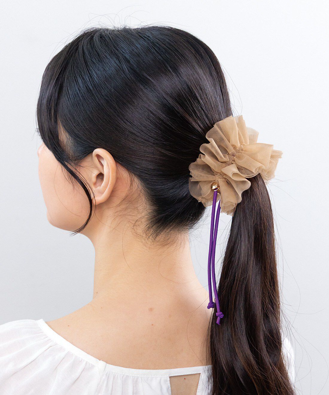 L'AMIPLUS|ラミプリュス　袖口も髪もきゅっとまとめる！　華やぎチュールのドロストシュシュの会|もちろん、シュシュとして髪に結んでも◎。