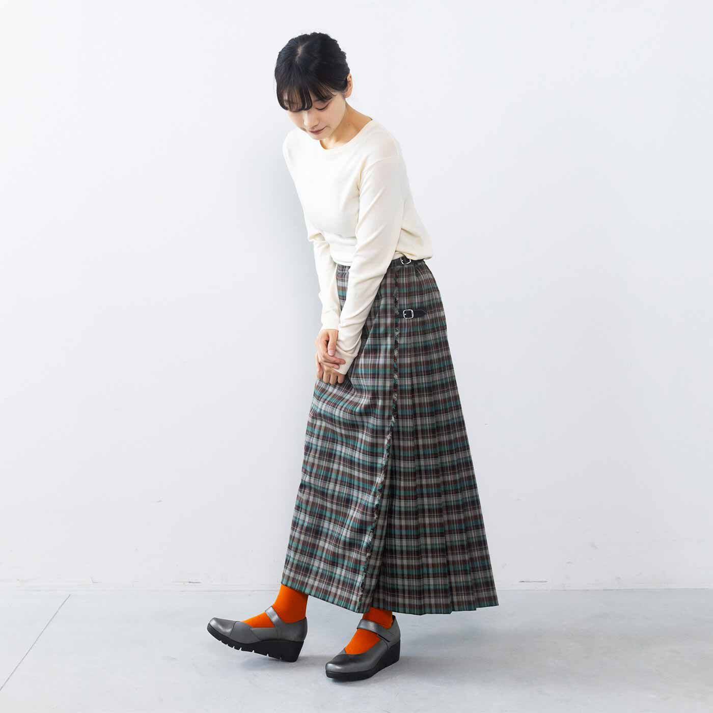 L'AMIPLUS［ラミプリュス］|ラミプリュス ストレッチ素材でのびやか 脱ぎ履きらくちんベルトのコンフォートパンプスの会