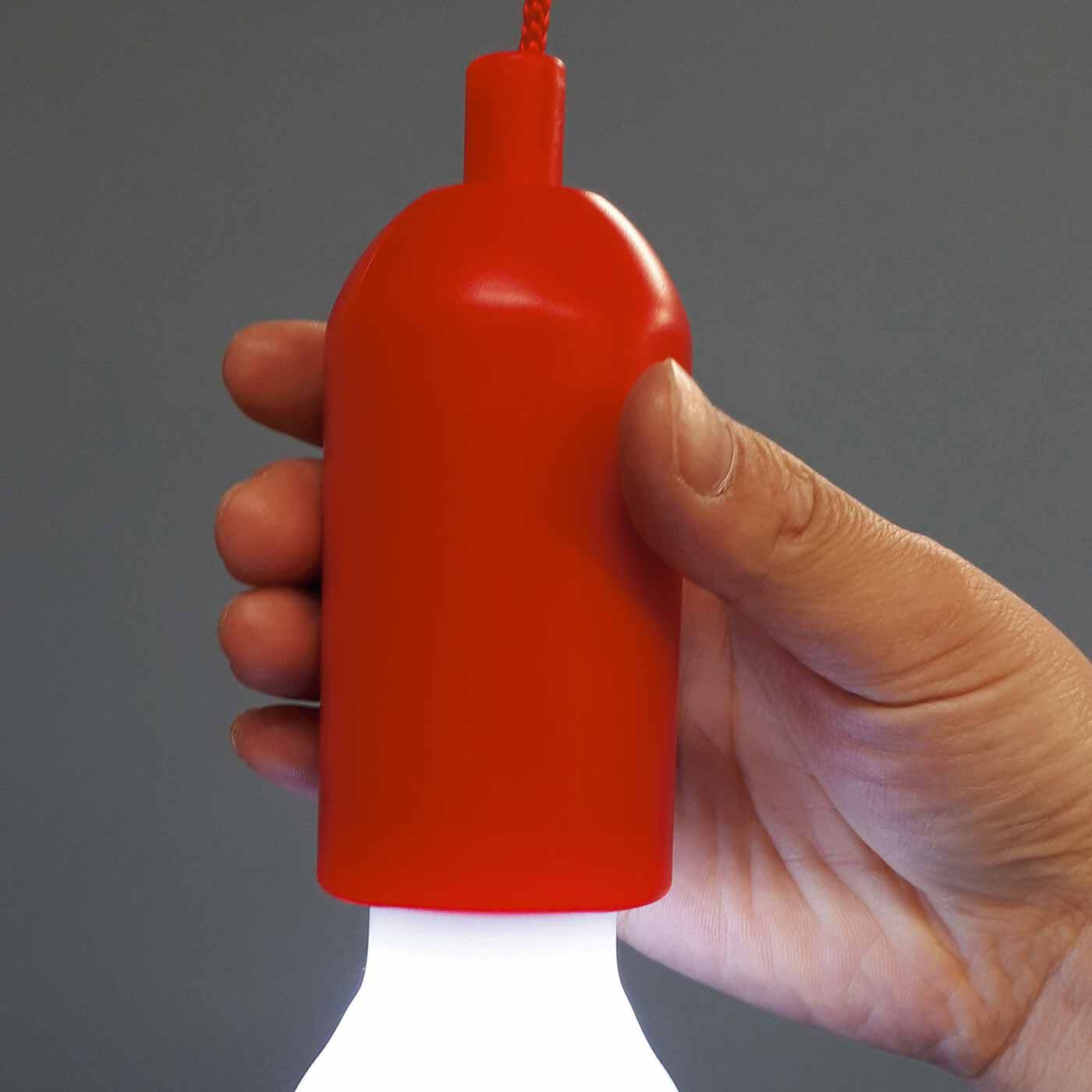 L'AMIPLUS|ラミプリュス　暗いところをぱっと明るく どこでもつるせるLEDライト|さっと引っ張るだけで点灯します。