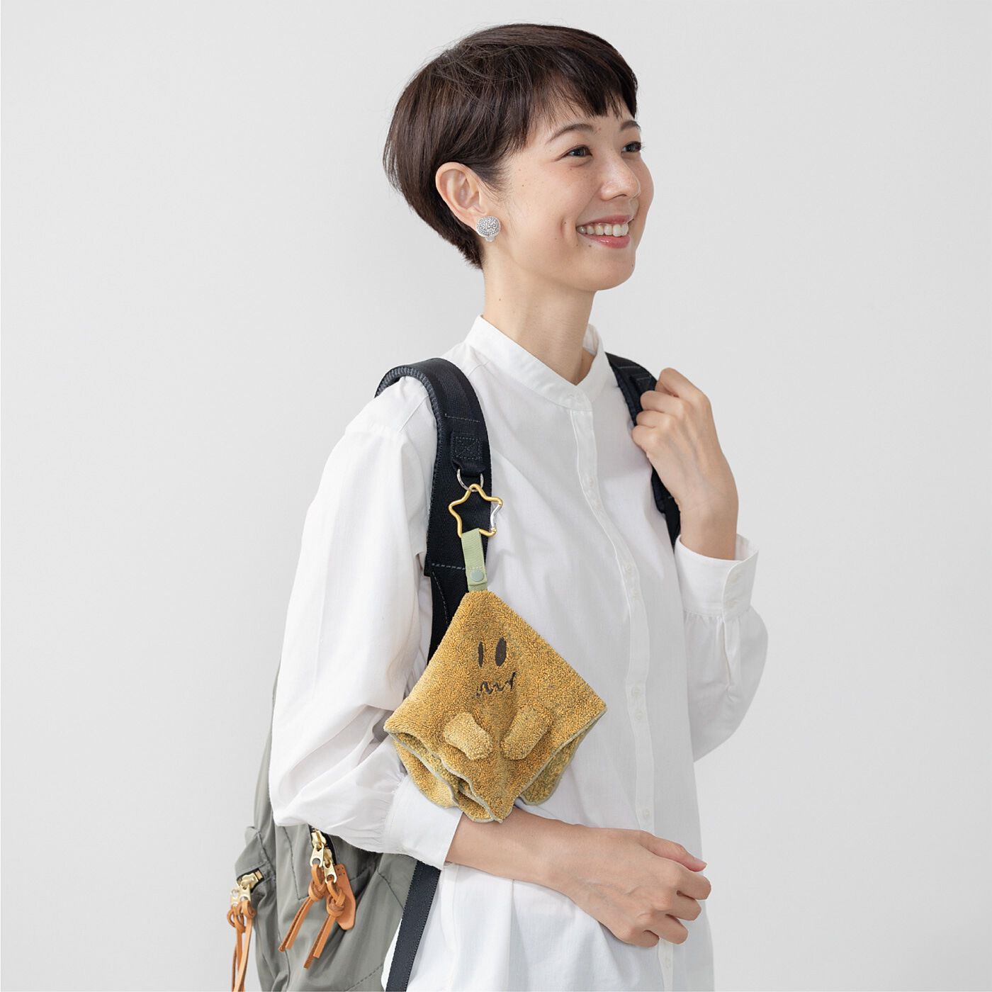L'AMIPLUS［ラミプリュス］|ラミプリュス　レッツ！ コミュニケーション　指人形みたいなおばけタオルの会|星形のゴールドカラビナ付き。バッグの持ち手に付けておけば、とっさに使えて便利。