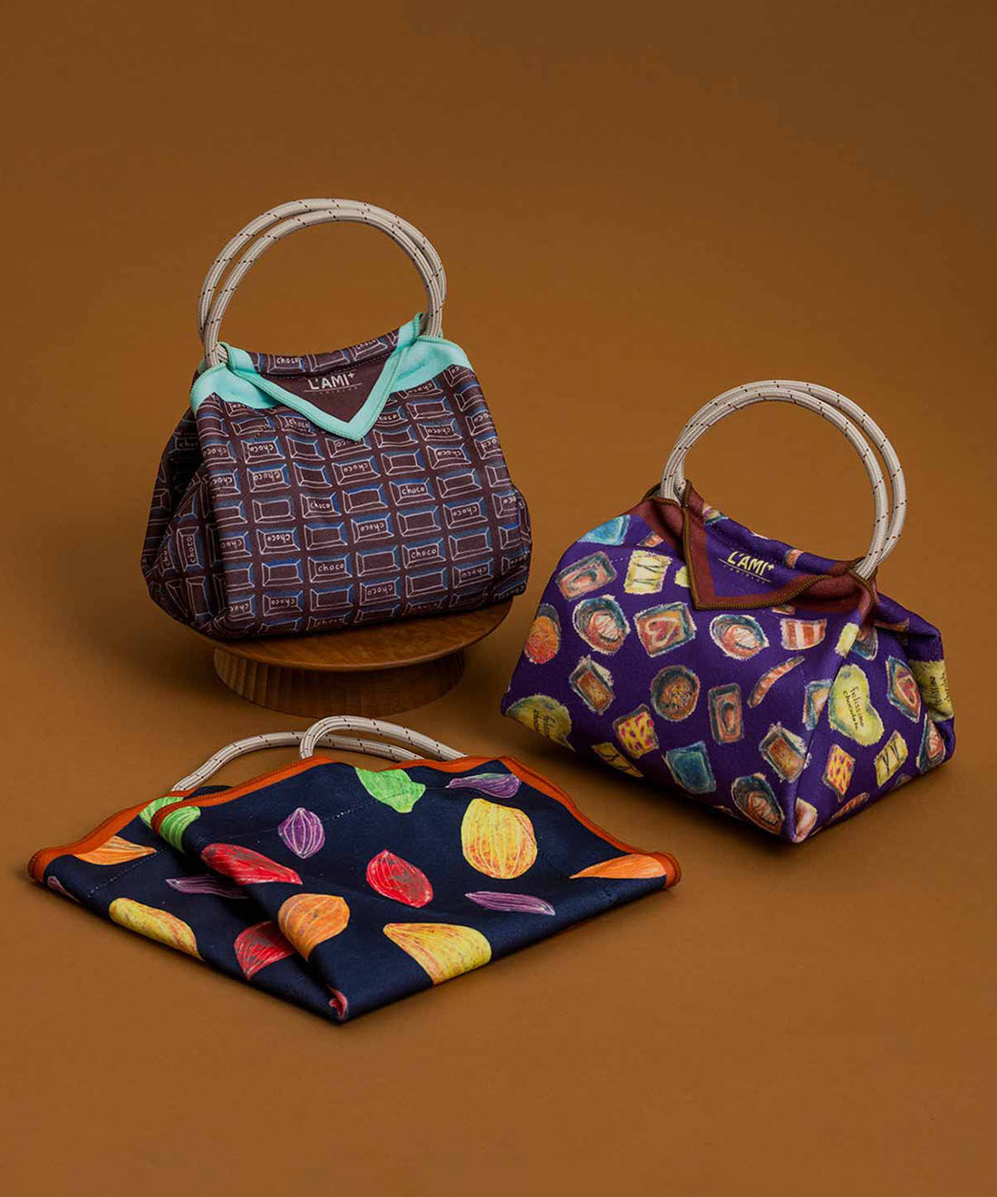 L'AMIPLUS［ラミプリュス］|ラミプリュス チョコレートバイヤーみりとコラボ 特殊繊維で結ばずピタッ 持ち手が付いてる大きめサイズのひっつクロスの会