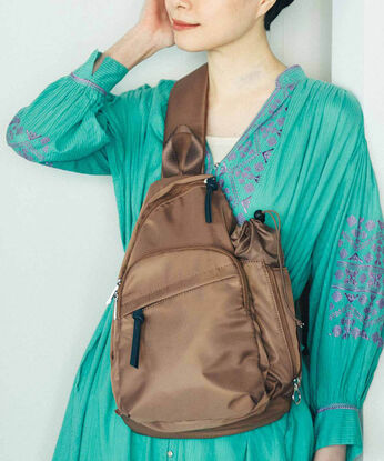 L'AMIPLUS［ラミプリュス］ | ペットボトルホルダーサプライズボディーバッグ