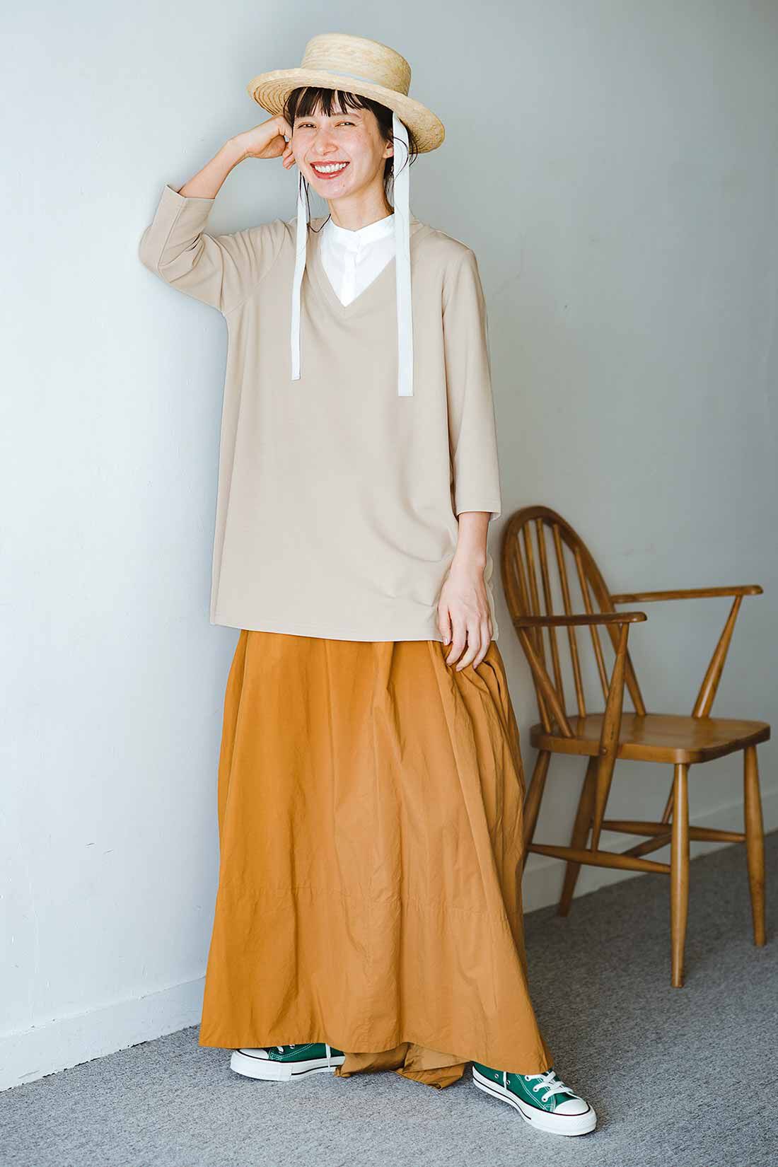 frauglatt［フラウグラット］|フラウグラット　一枚でシャツ重ね着風♪ きちんと見え 伸びやかカットソーチュニックの会|OFFコーデ：休日は、風をさらりと感じるリラックススタイルで。