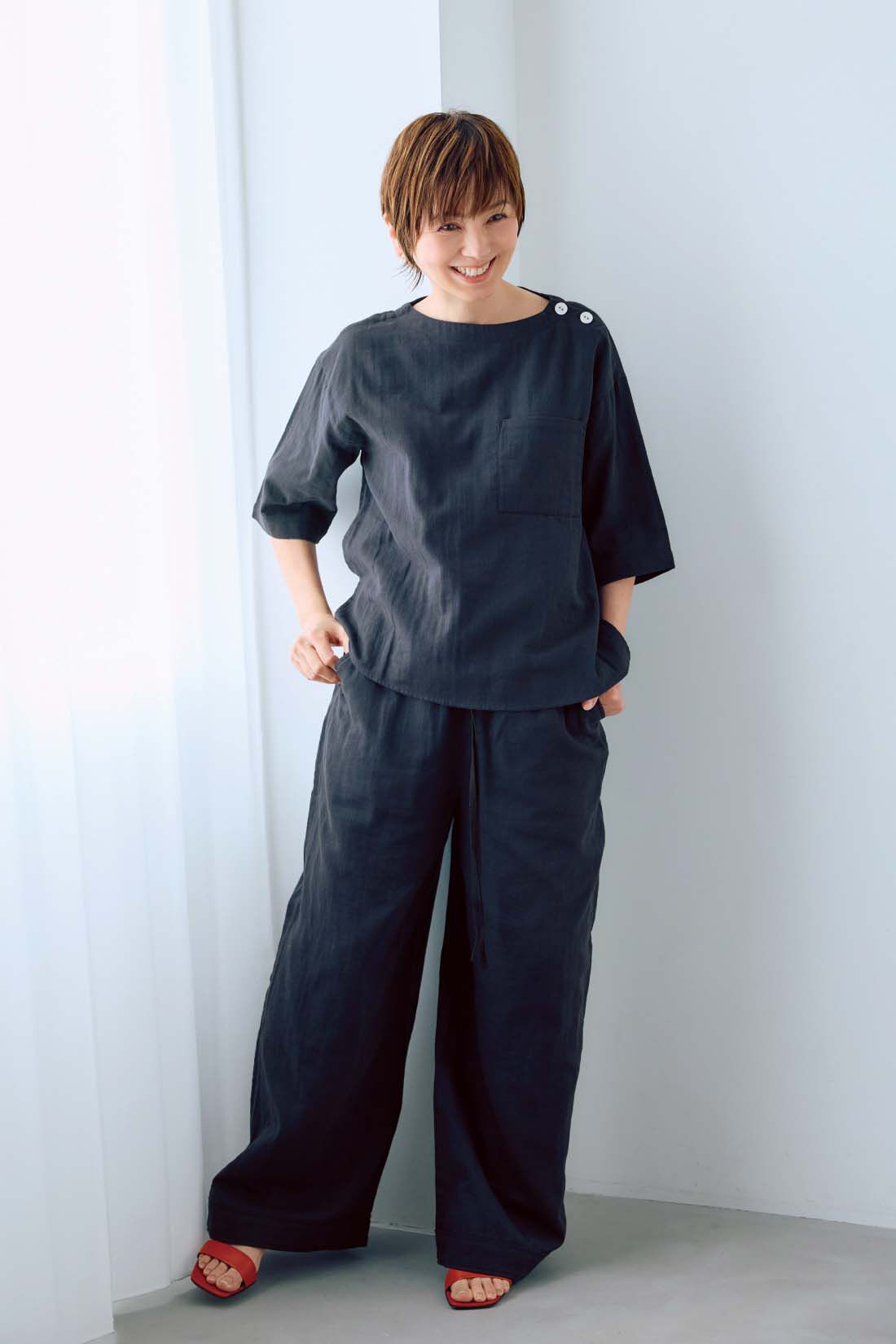 frauglatt［フラウグラット］|大人の女史会×frauglatt　ほどよい抜け感で自信をまとう 美脚見えダブルガーゼパンツ
