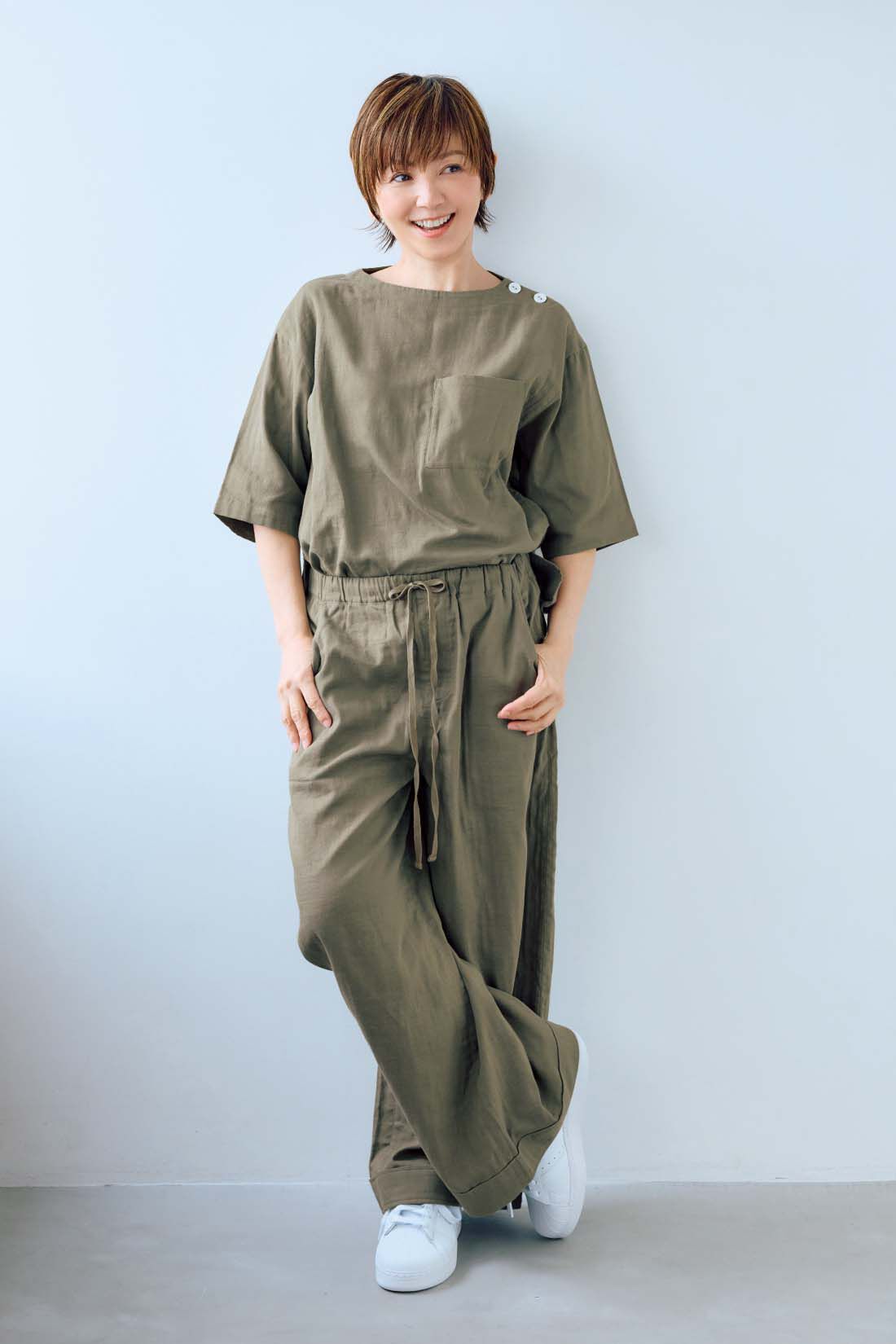 frauglatt［フラウグラット］|大人の女史会×frauglatt　ほどよい抜け感で自信をまとう 華奢（きゃしゃ）見えダブルガーゼトップス|同素材のパンツと一緒に着用すれば、オールインワン風に。