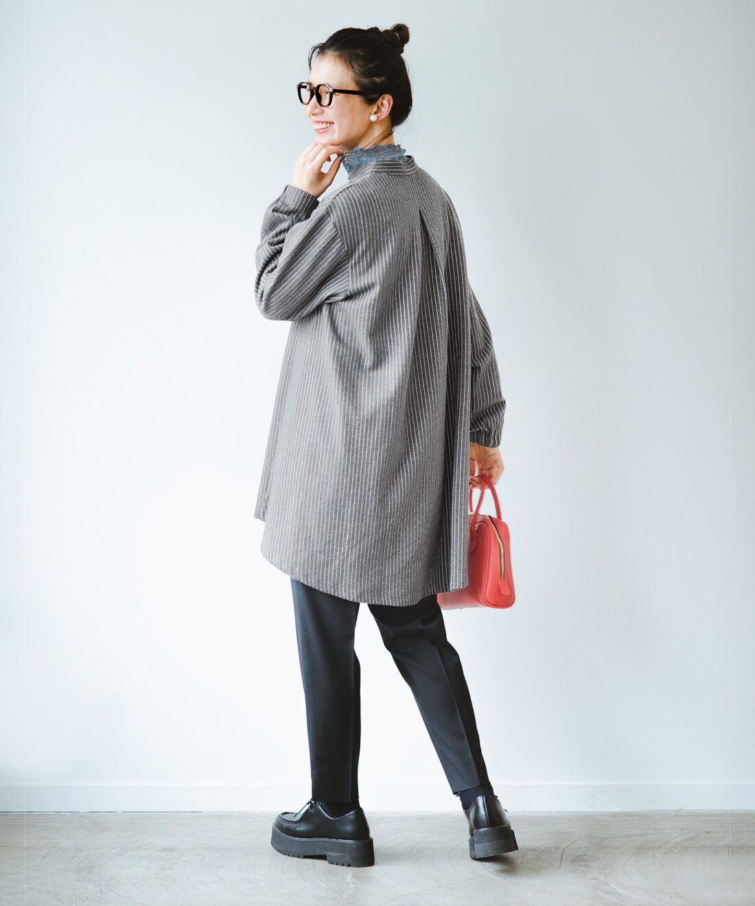 frauglatt|フレアーシルエットで細見えストライプチュニックと着脱らくちんなふんわりレース付け衿のコーディネート