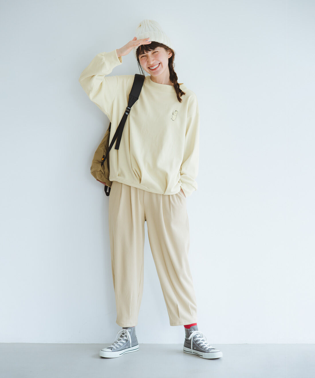 frauglatt|旭山動物園・ボルネオの森応援商品 フラウグラット 一枚で着こなし2スタイル こっそり刺しゅうのスウェットトップス〈ホッキョクグマ〉の会