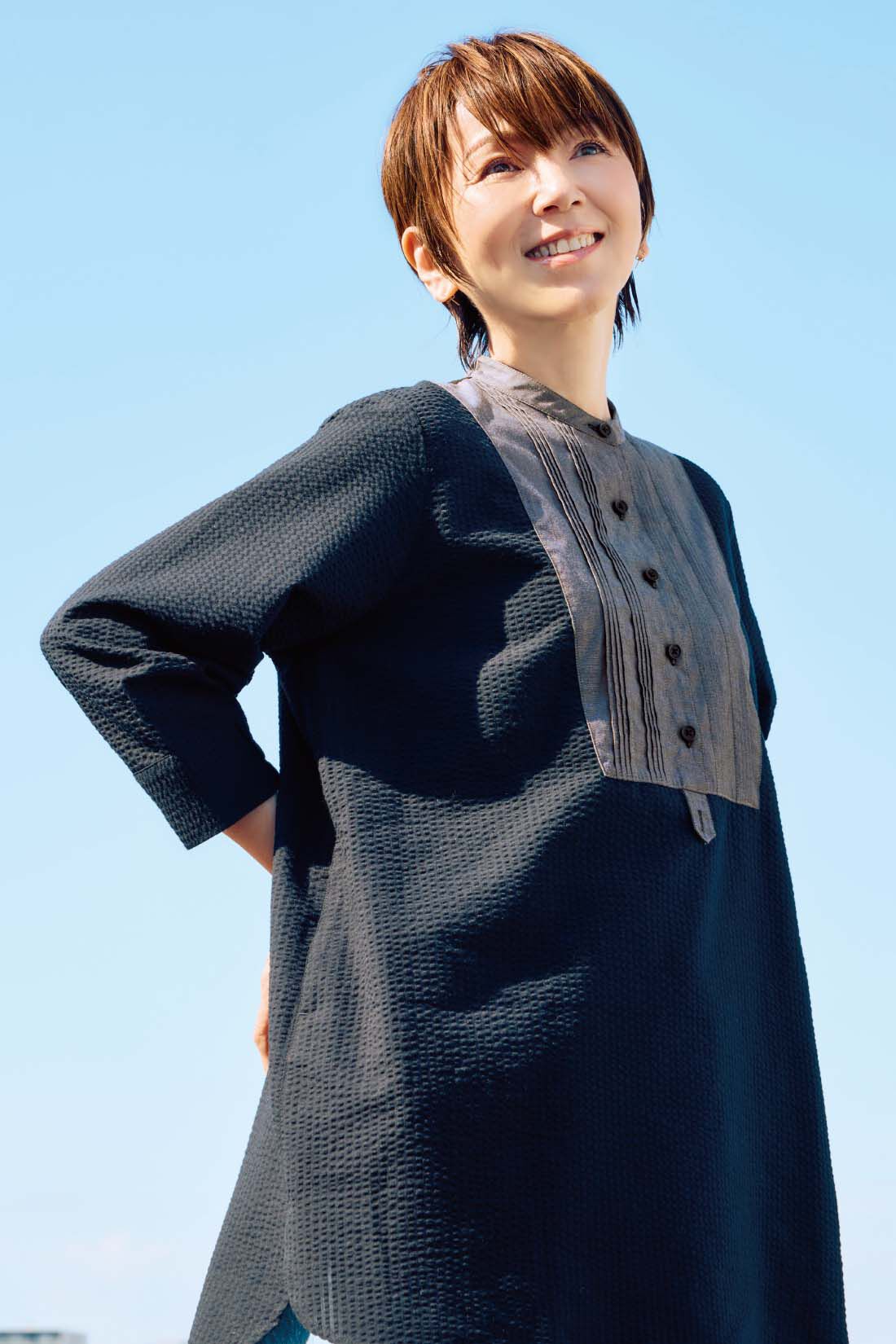 frauglatt［フラウグラット］|大人の女史会×frauglatt　顔うつり華やぐブザム切り替え レフ板チュニックシャツ