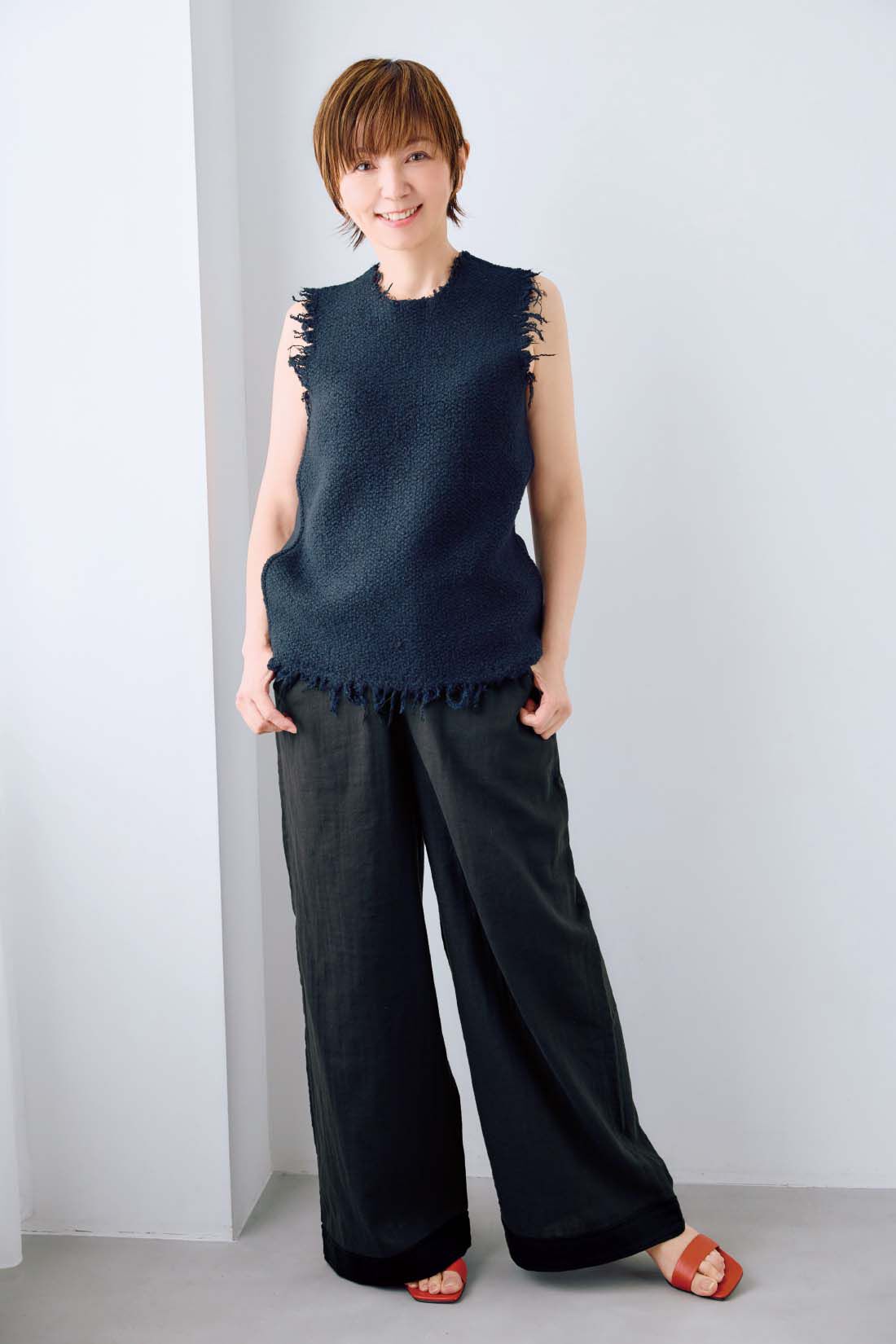 frauglatt［フラウグラット］|大人の女史会×frauglatt　ほどよい抜け感で自信をまとう 美脚見えダブルガーゼパンツ|〈モダンブラック〉