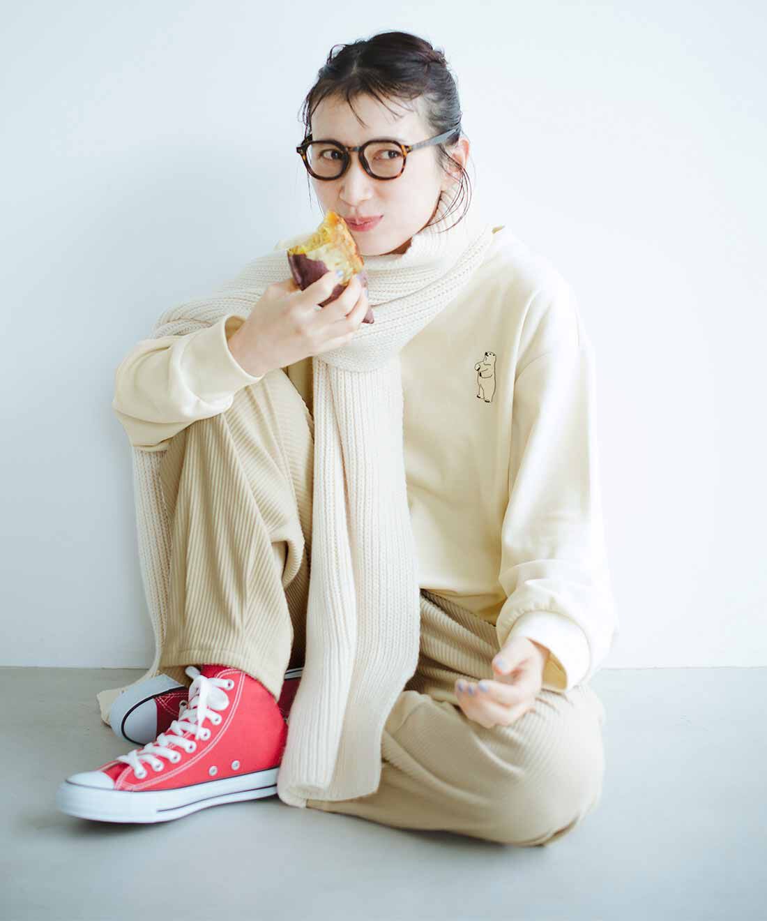 frauglatt|旭山動物園・ボルネオの森応援商品 フラウグラット 一枚で着こなし2スタイル こっそり刺しゅうのスウェットトップス〈ホッキョクグマ〉の会