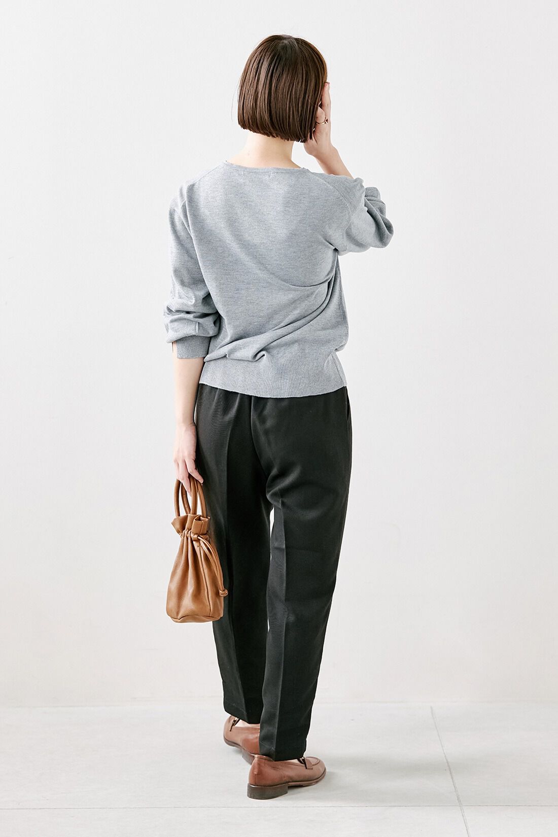 Live in  comfort|プチパール調 上品 華やぐ カーディガン〈グレー〉のコーディネート|【着用サイズ】トップス：S　パンツ：１（SP）