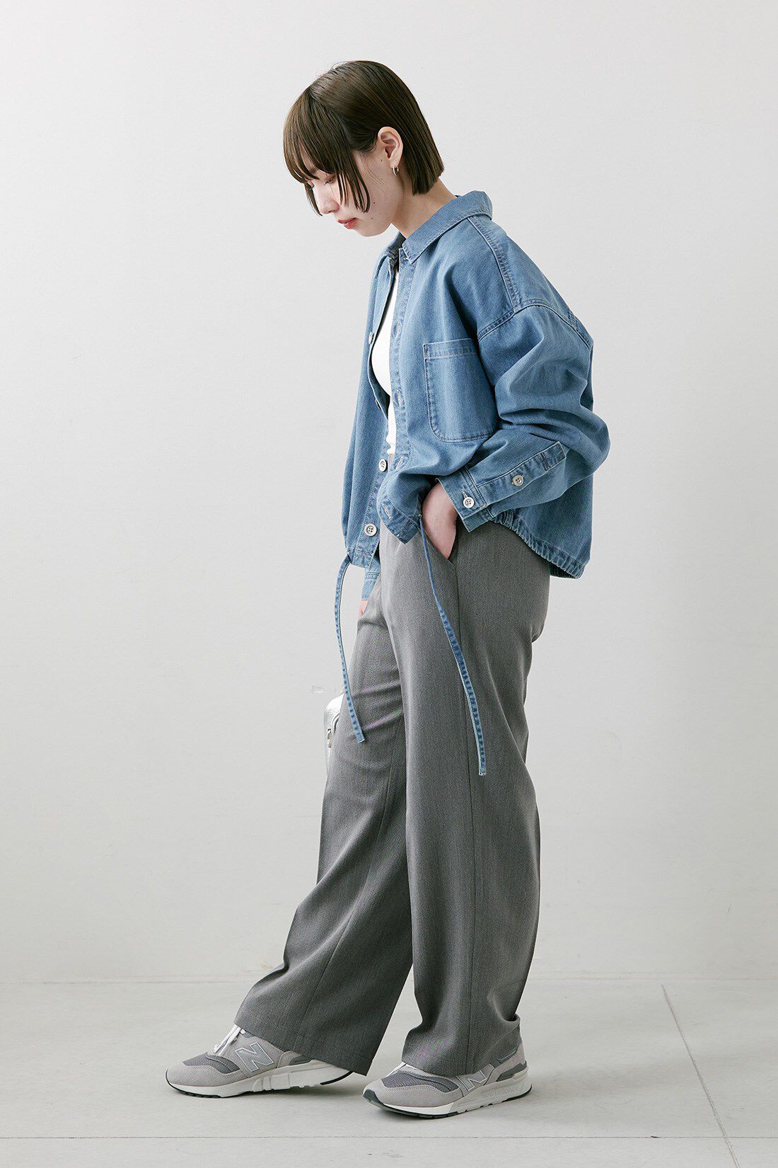 THREE FIFTY STANDARD|週７活躍 きれいだね パンツ ワイドストレート  グレーのコーディネート