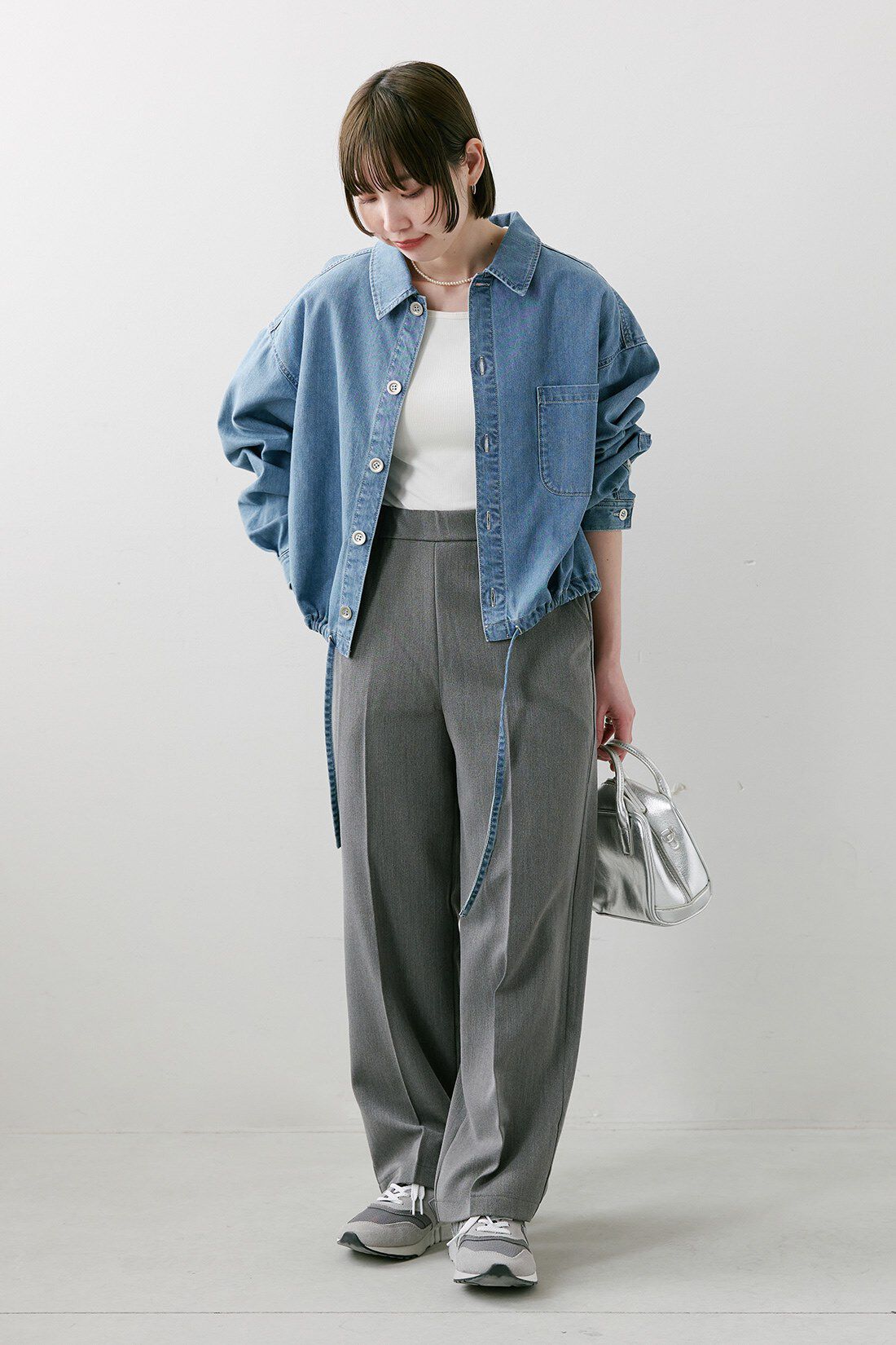 THREE FIFTY STANDARD|週７活躍 きれいだね パンツ ワイドストレート  グレーのコーディネート